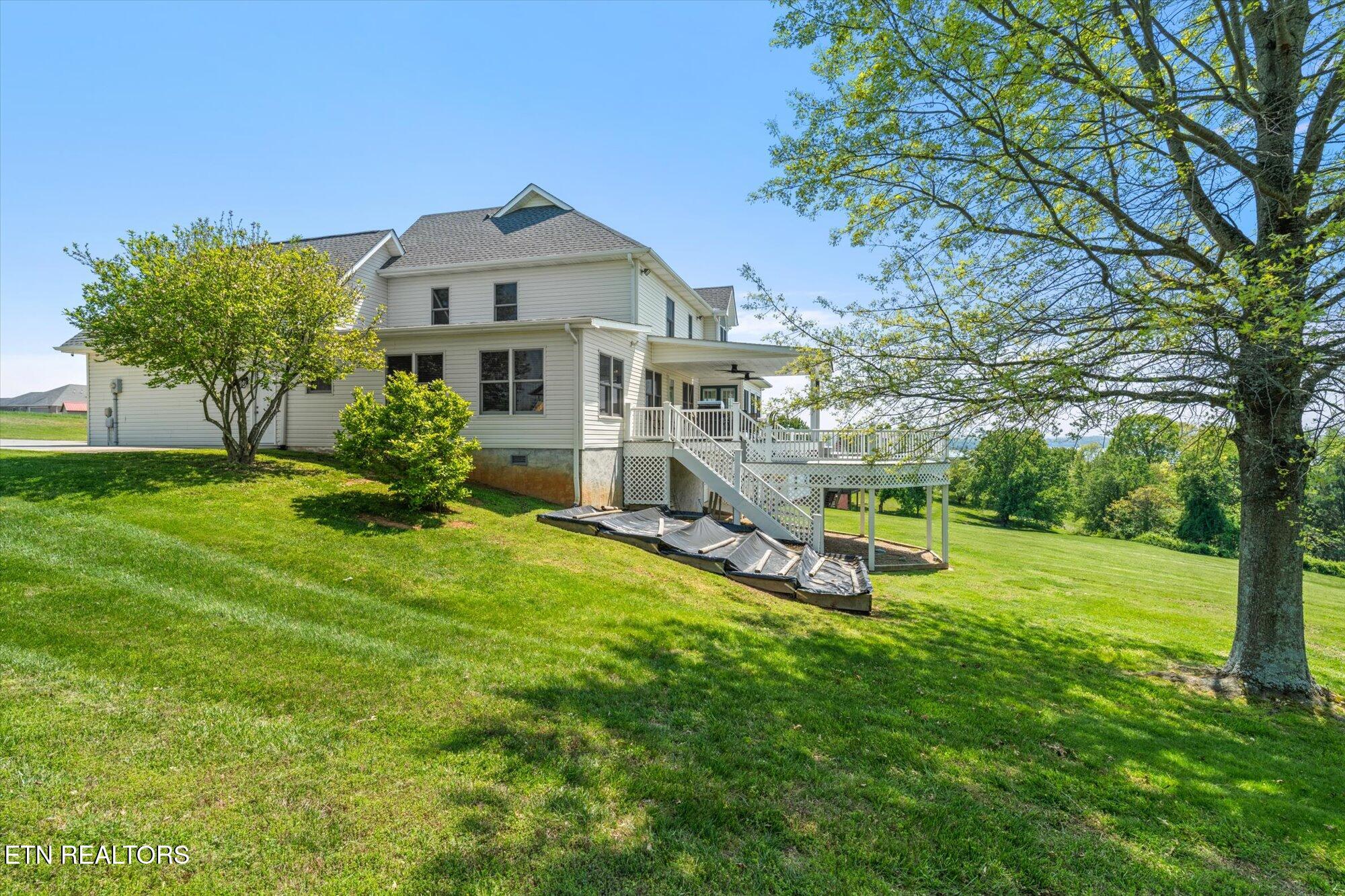 825 Pinnacle Drive Dandridge TN 37725