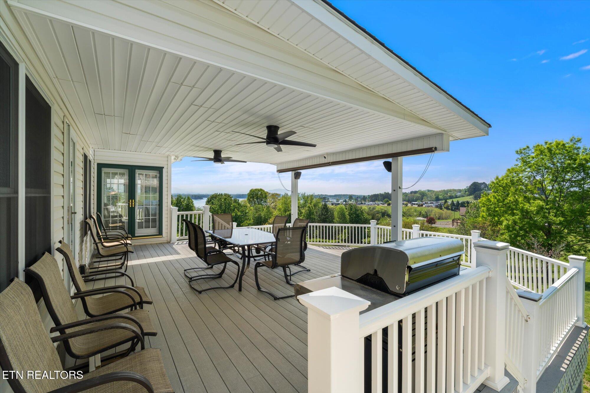 825 Pinnacle Drive Dandridge TN 37725