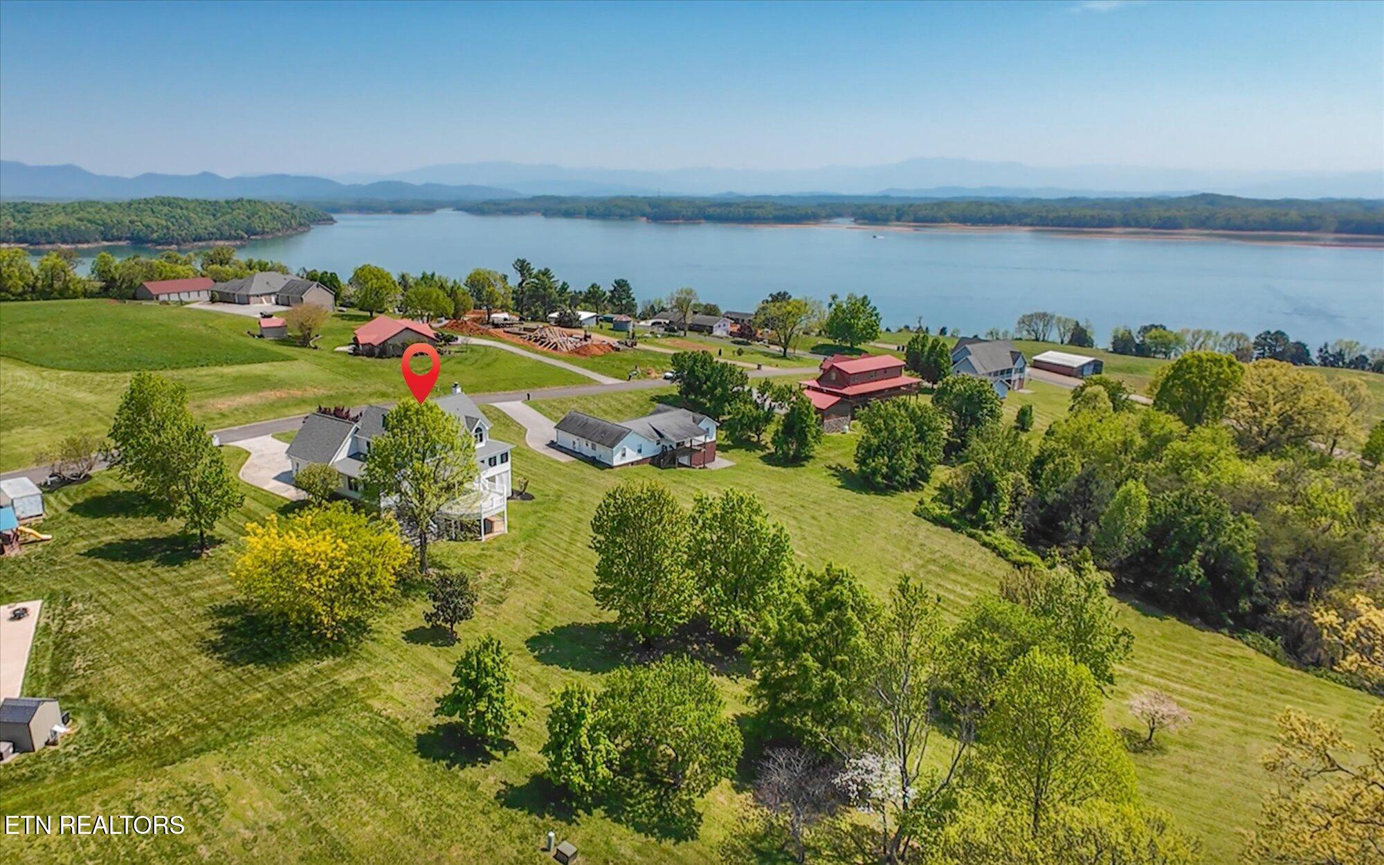 825 Pinnacle Drive Dandridge TN 37725