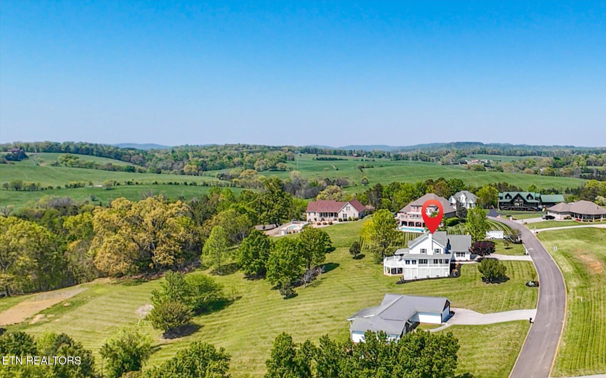825 Pinnacle Drive Dandridge TN 37725