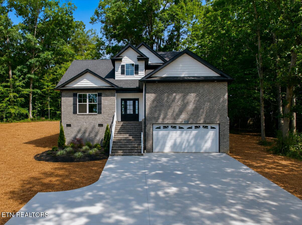 3185 Fairoaks Drive Maryville TN 37803