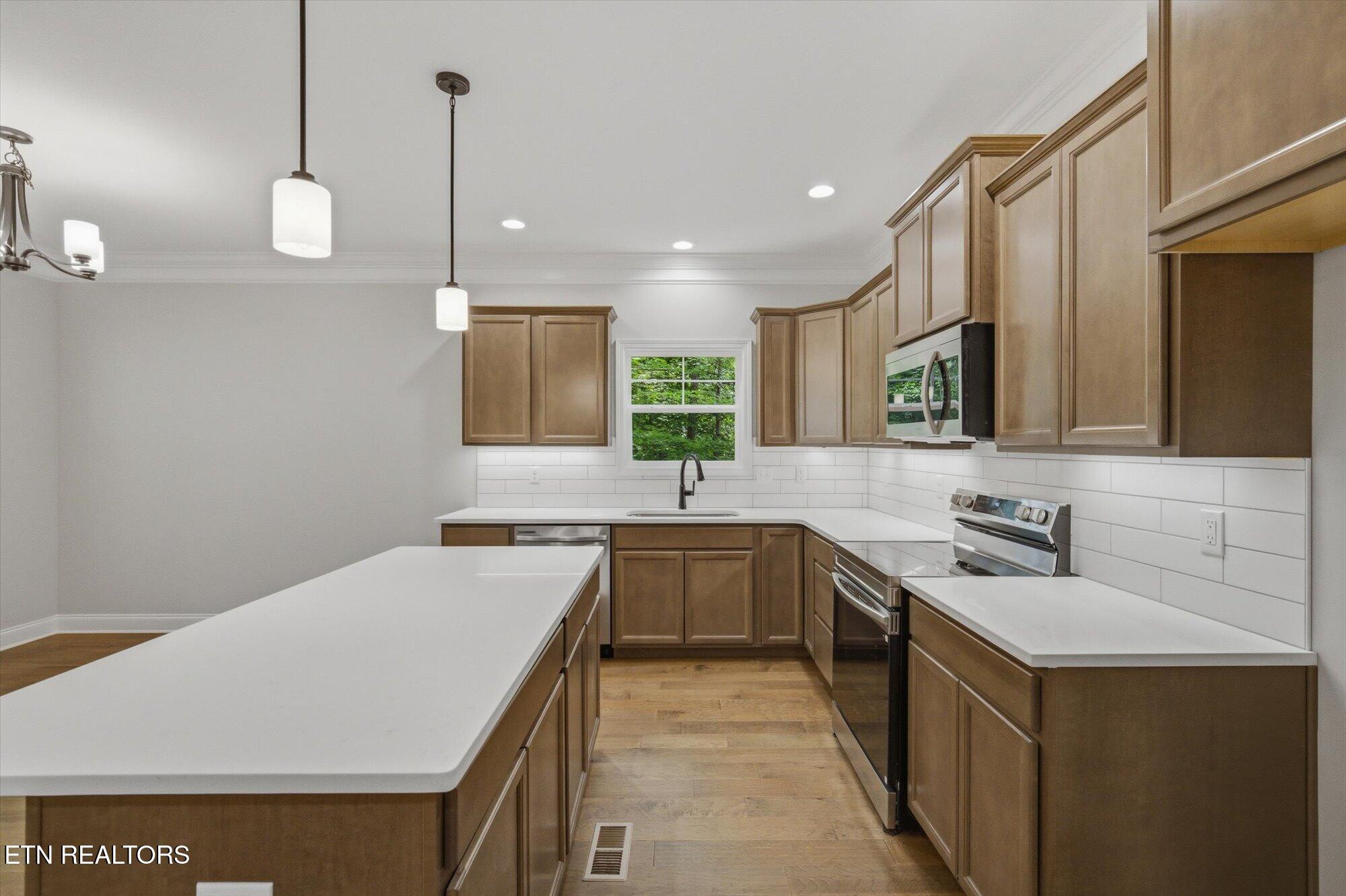 3185 Fairoaks Drive Maryville TN 37803