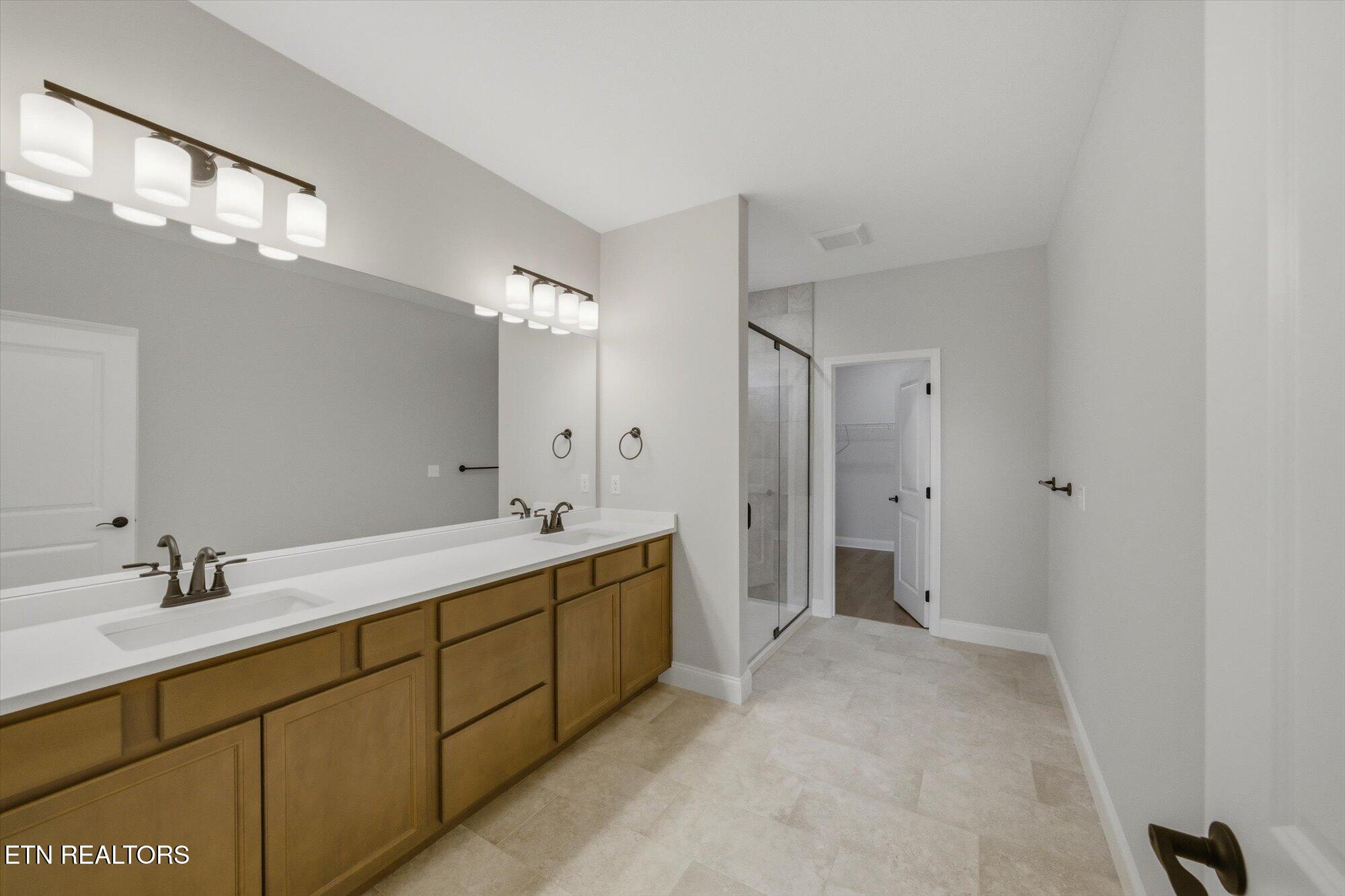 3185 Fairoaks Drive Maryville TN 37803