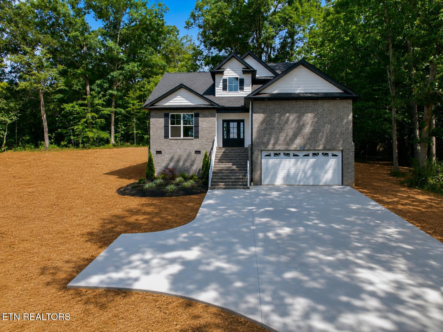 3185 Fairoaks Drive Maryville TN 37803