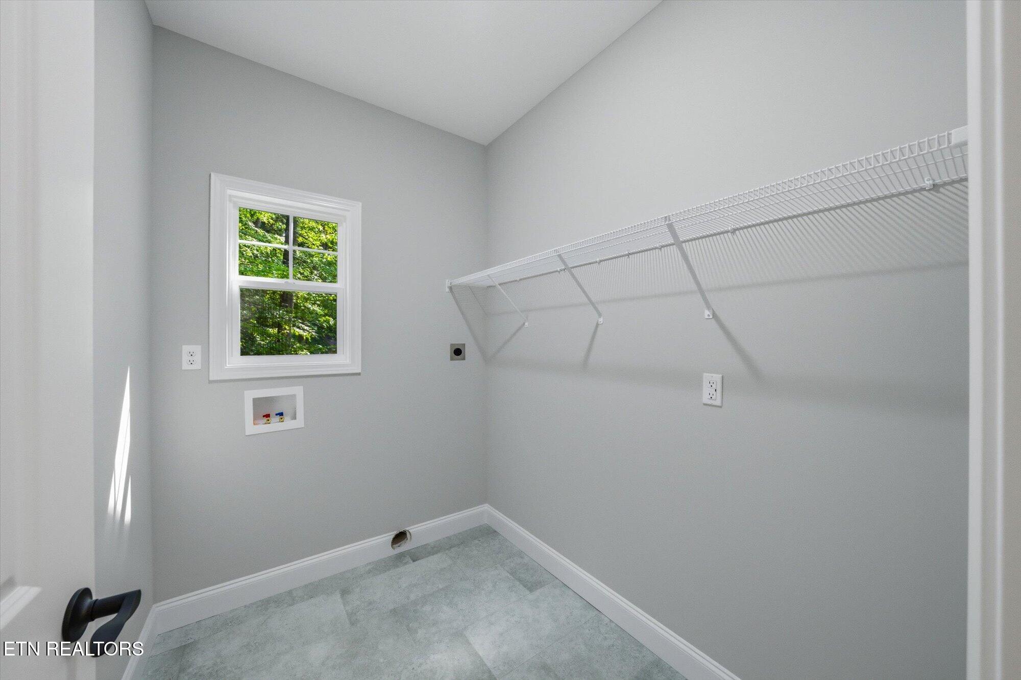 3185 Fairoaks Drive Maryville TN 37803