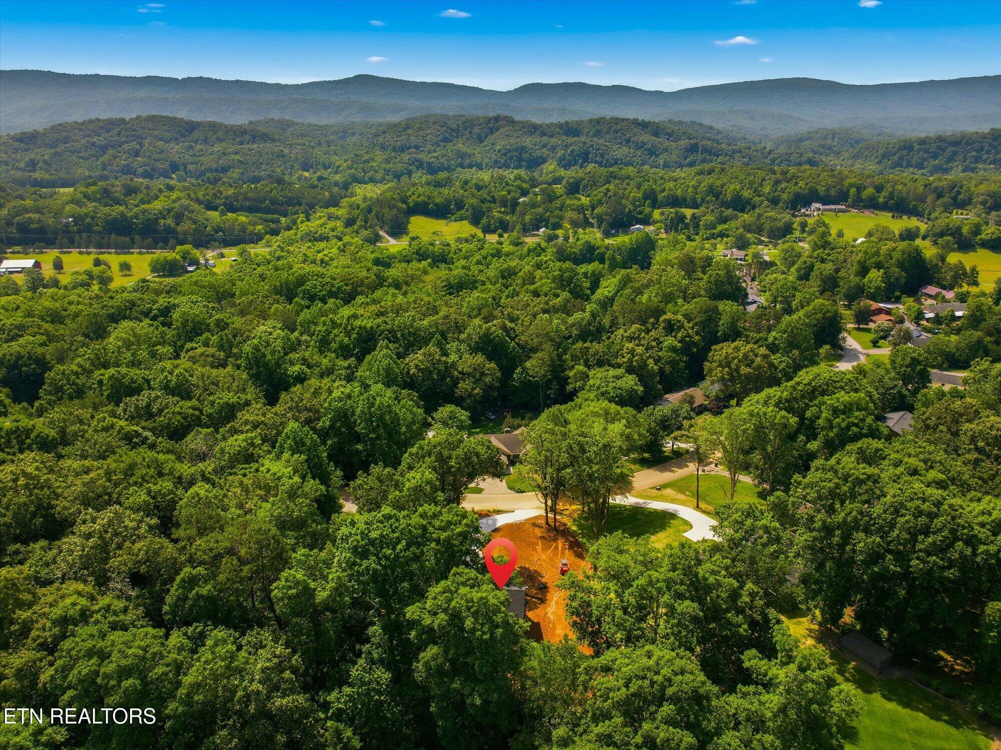 3185 Fairoaks Drive Maryville TN 37803