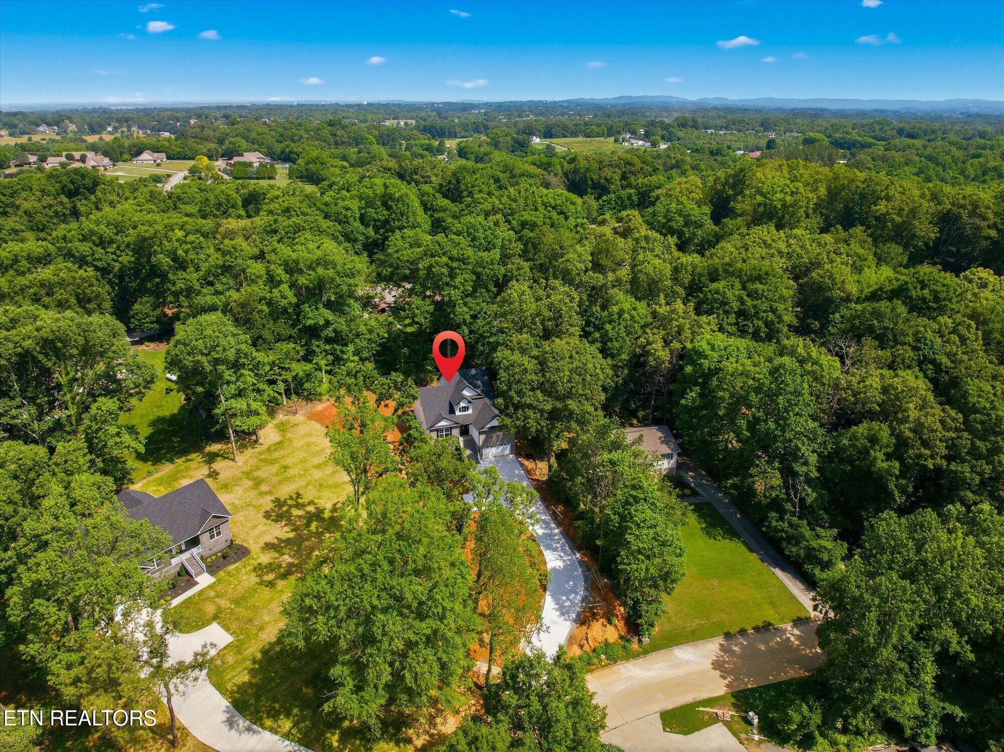 3185 Fairoaks Drive Maryville TN 37803