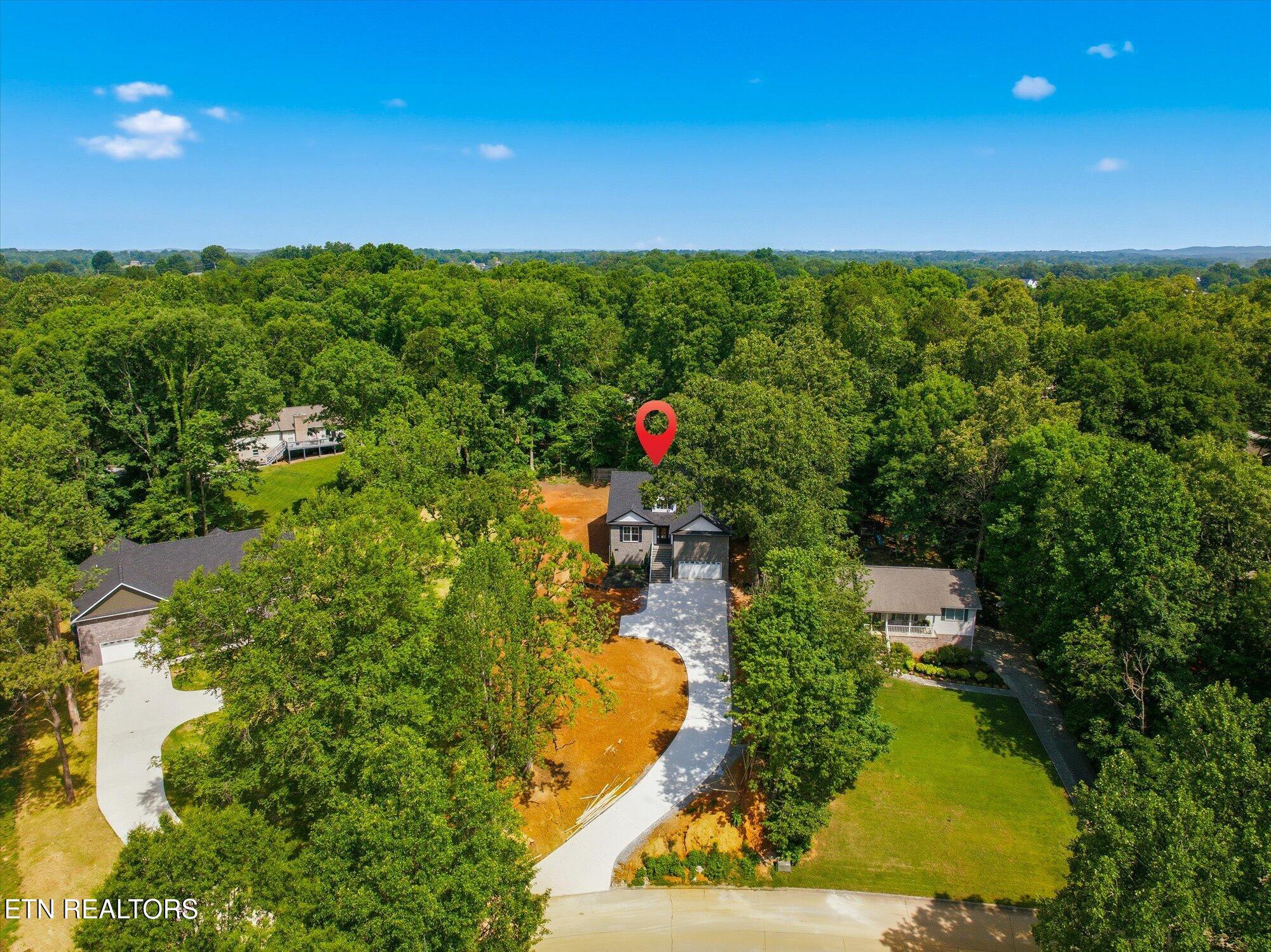 3185 Fairoaks Drive Maryville TN 37803