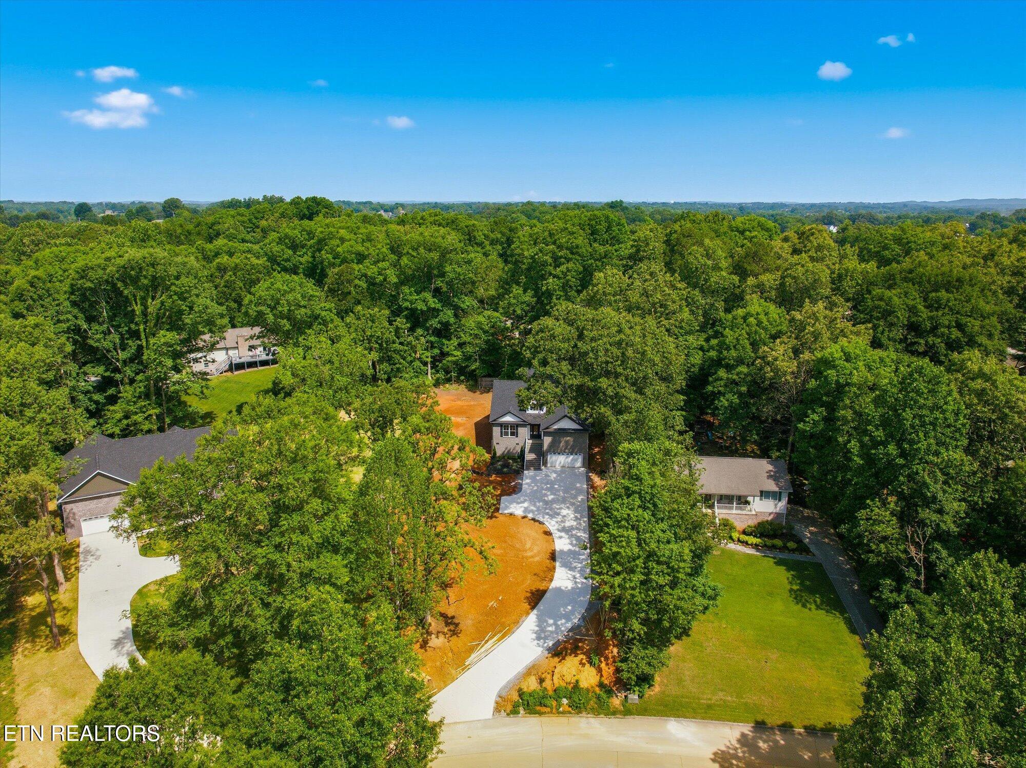 3185 Fairoaks Drive Maryville TN 37803