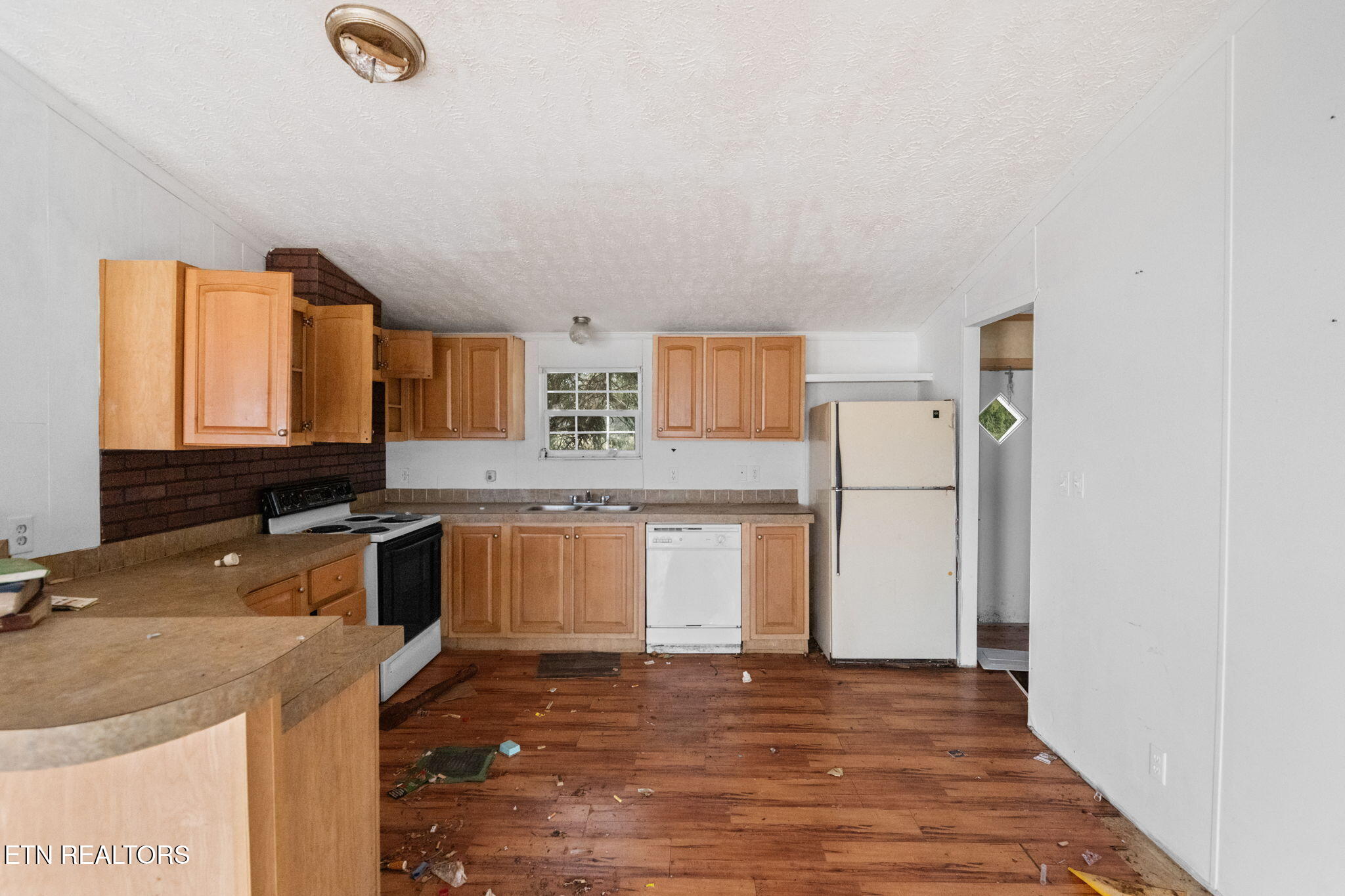6555 General Carl W Stiner Highway Lafollette TN 37766