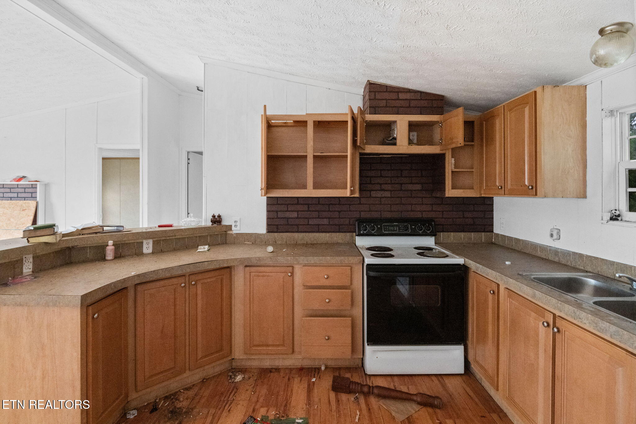 6555 General Carl W Stiner Highway Lafollette TN 37766