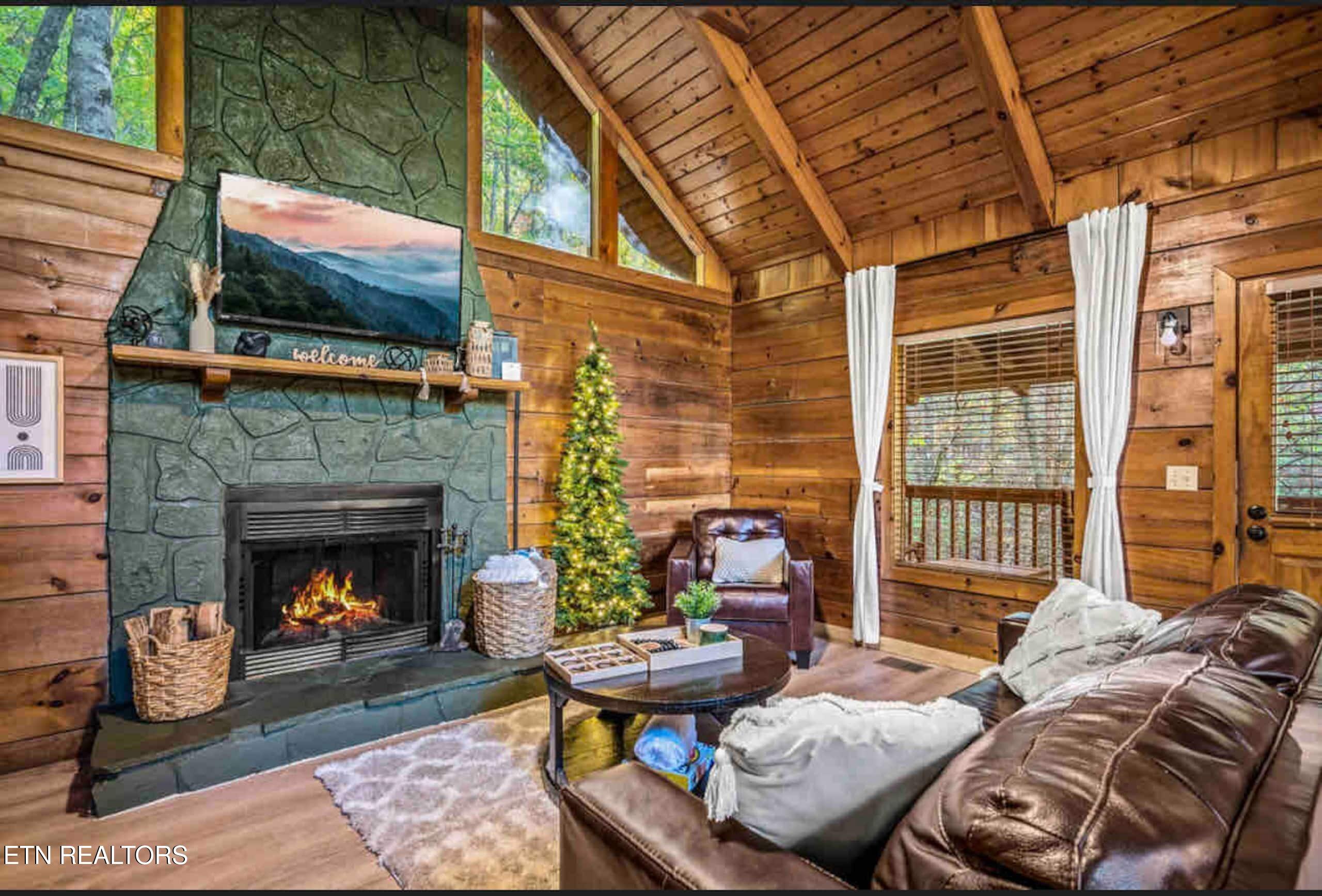 3289 Twin Mountain Way Pigeon Forge TN 37863