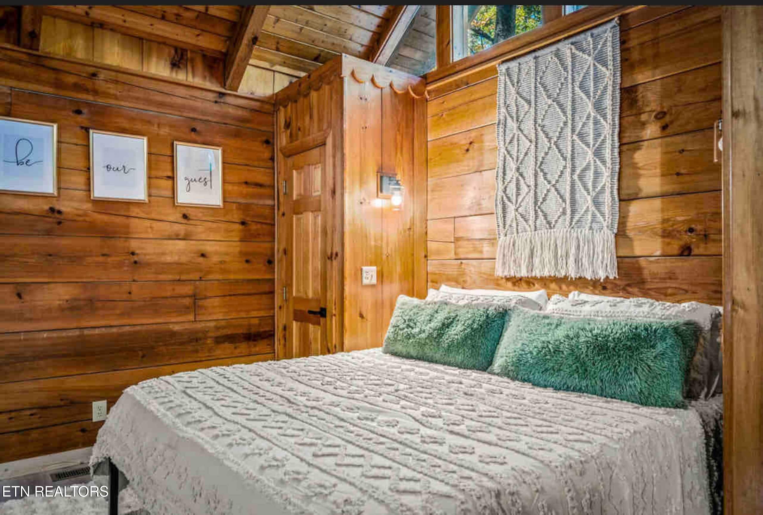 3289 Twin Mountain Way Pigeon Forge TN 37863