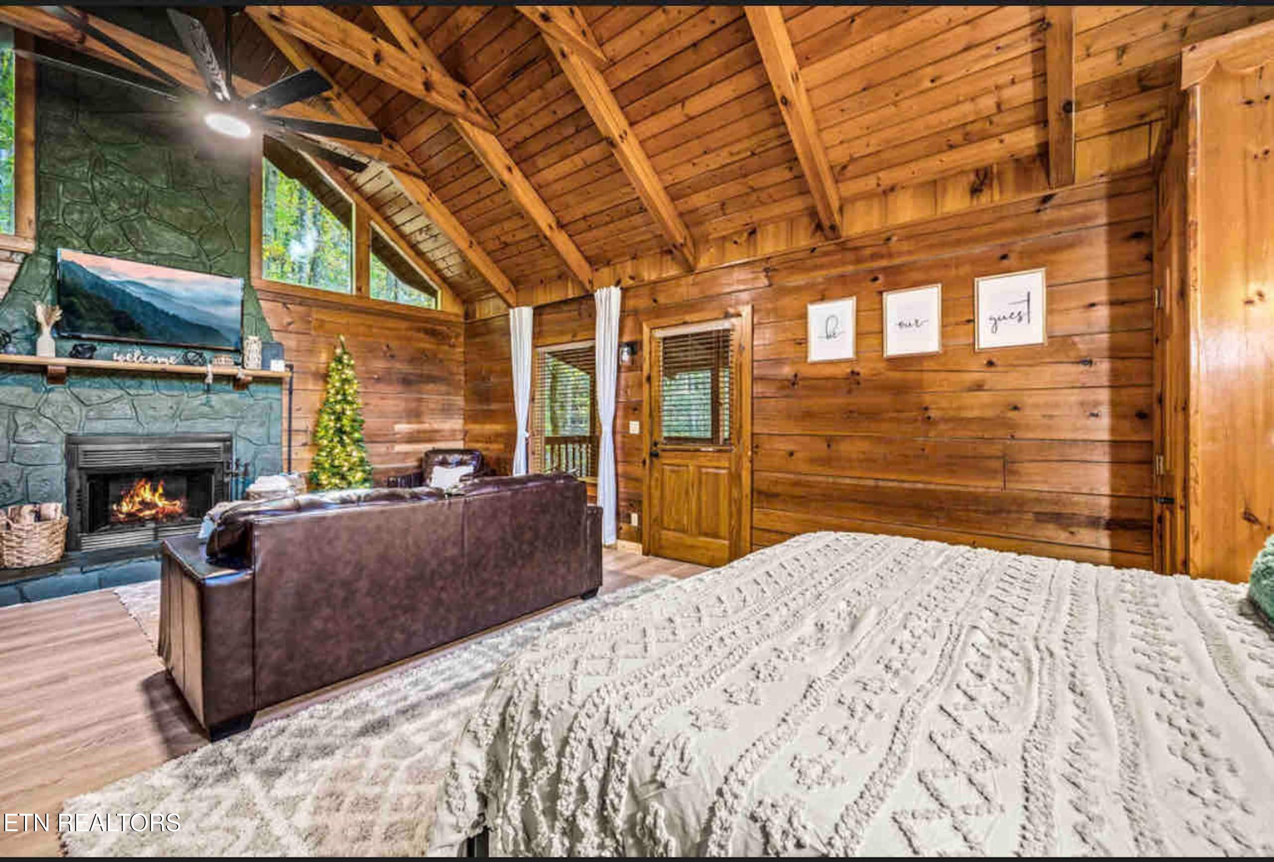 3289 Twin Mountain Way Pigeon Forge TN 37863