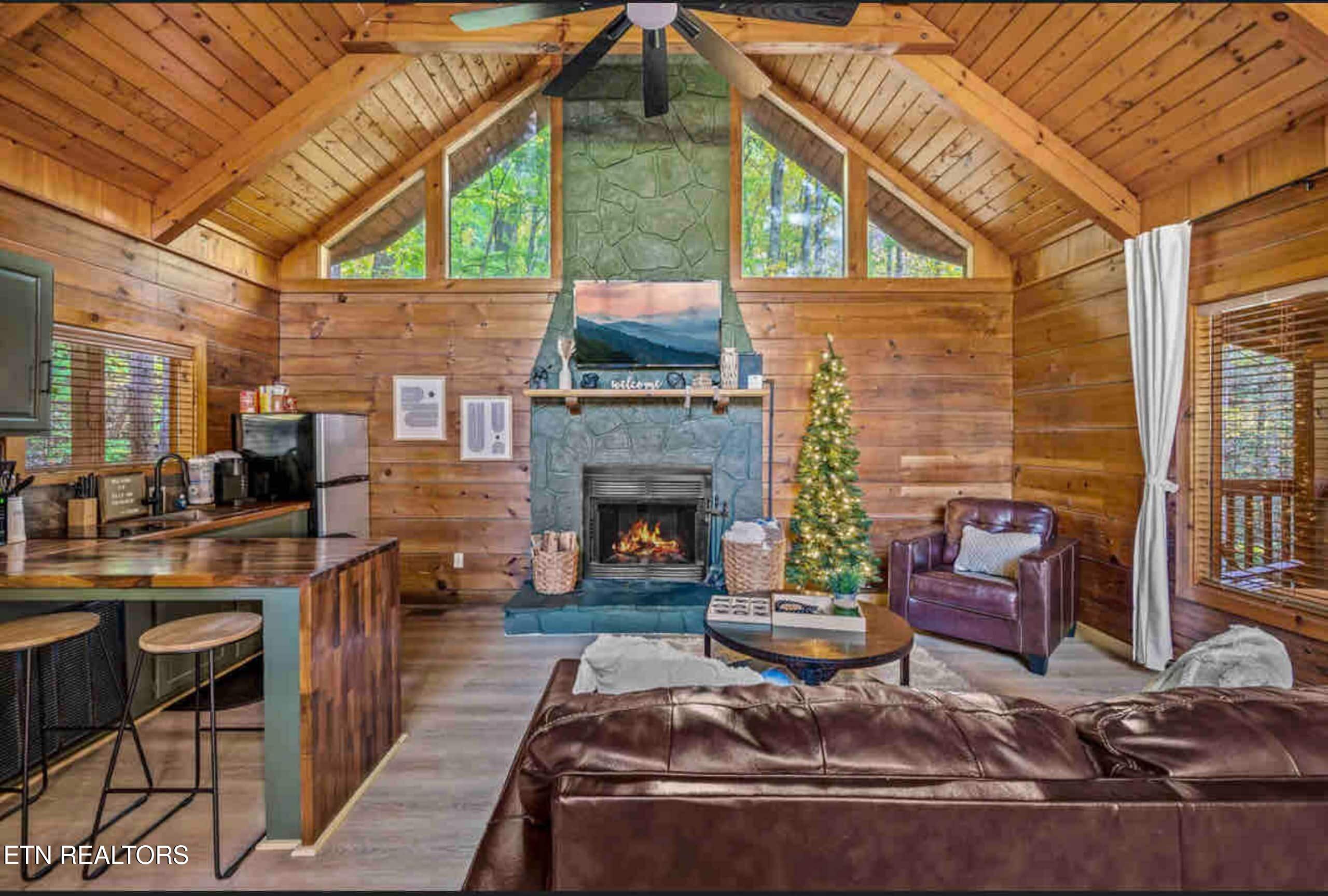 3289 Twin Mountain Way Pigeon Forge TN 37863