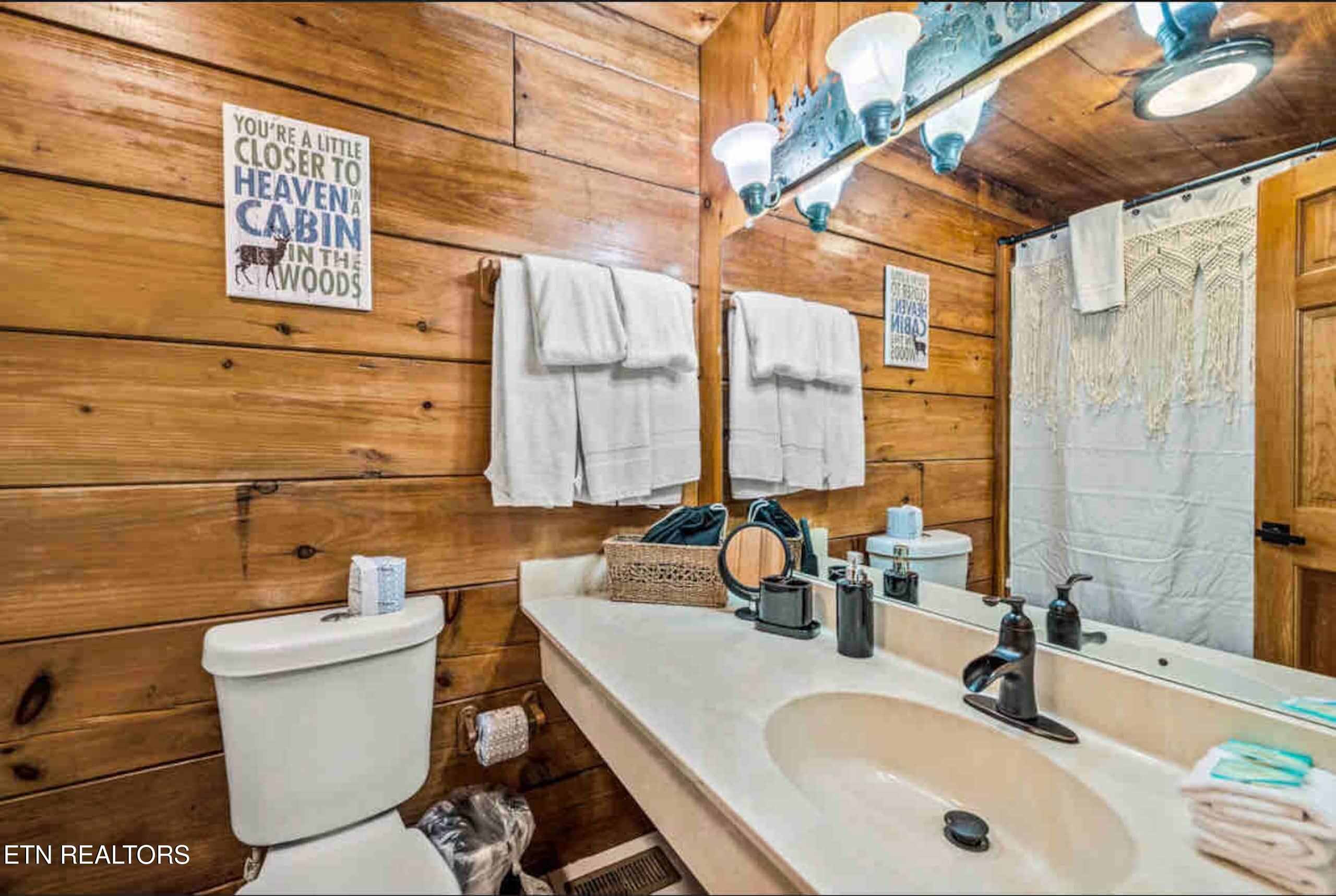 3289 Twin Mountain Way Pigeon Forge TN 37863