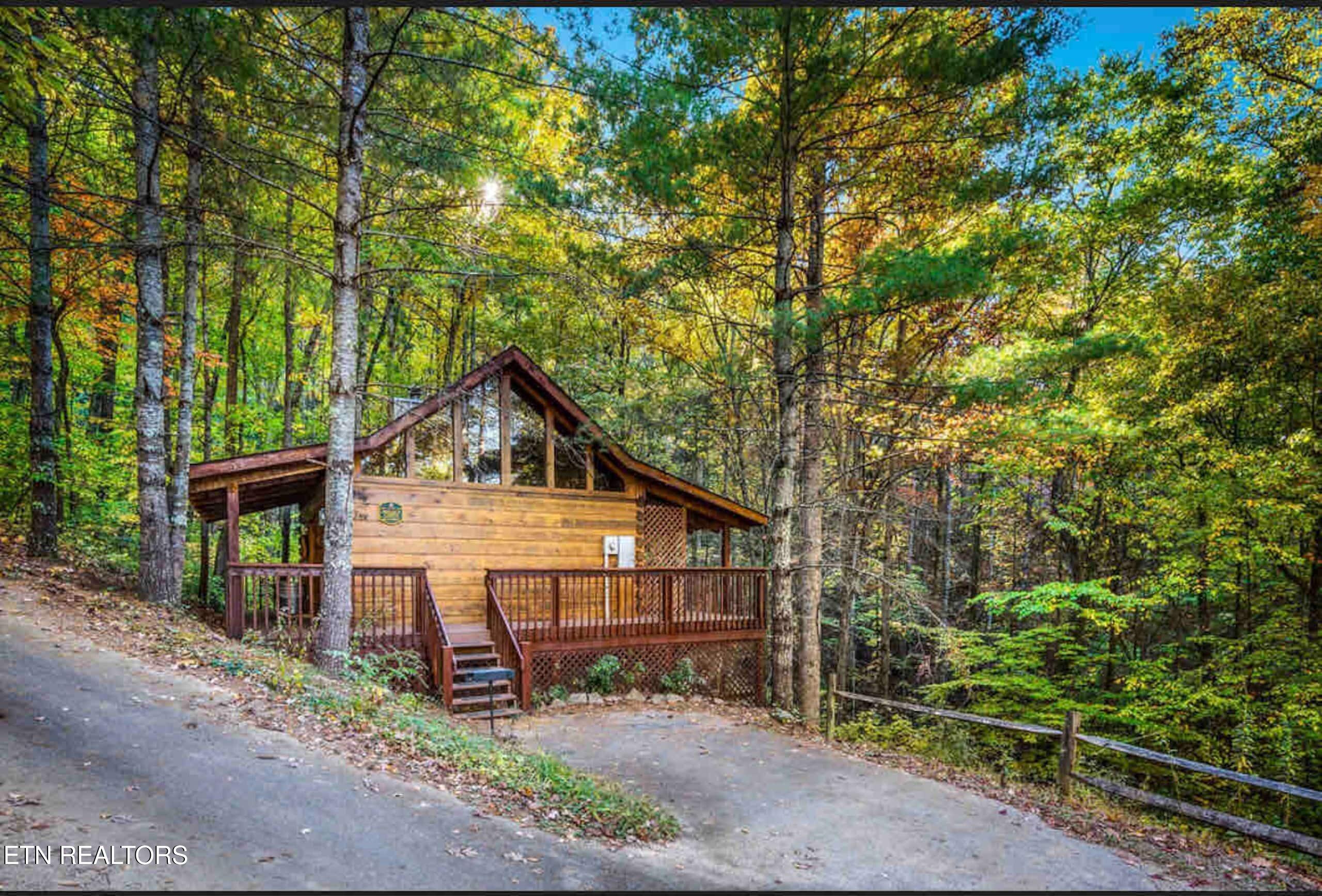 3289 Twin Mountain Way Pigeon Forge TN 37863