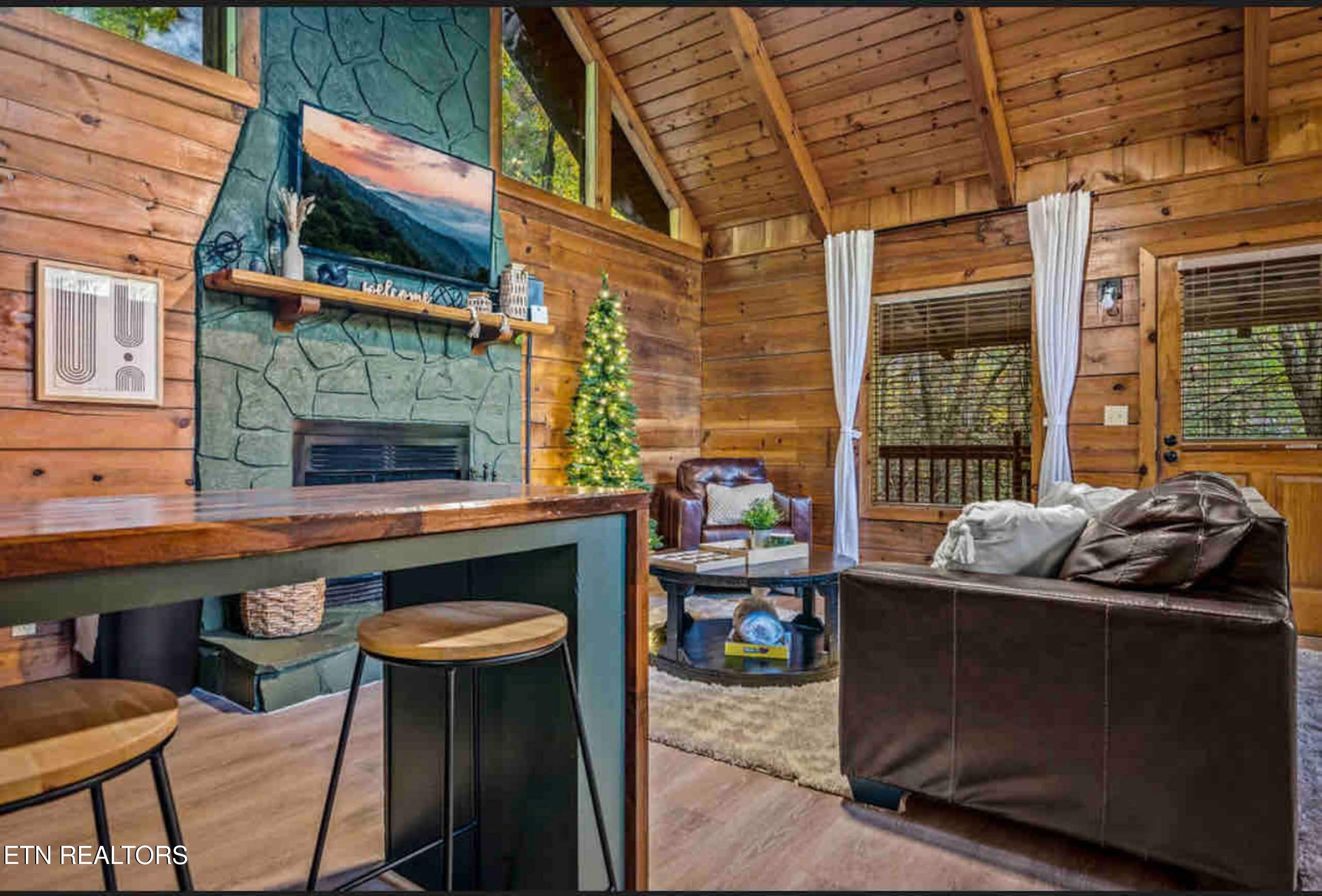 3289 Twin Mountain Way Pigeon Forge TN 37863