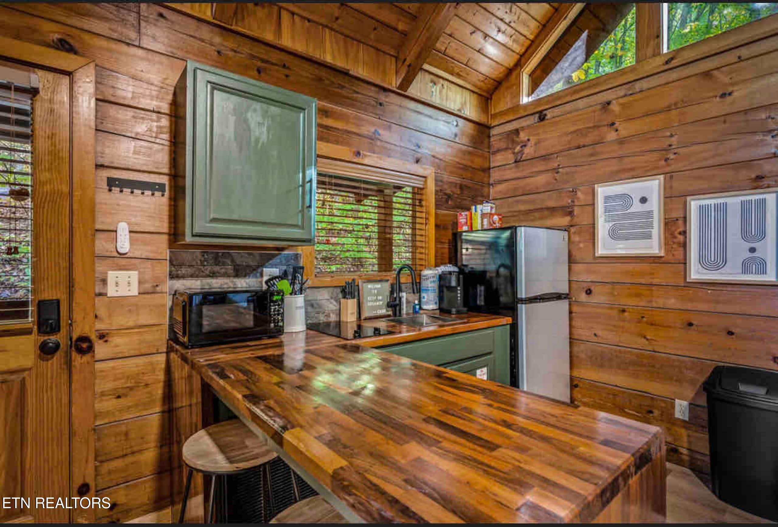 3289 Twin Mountain Way Pigeon Forge TN 37863