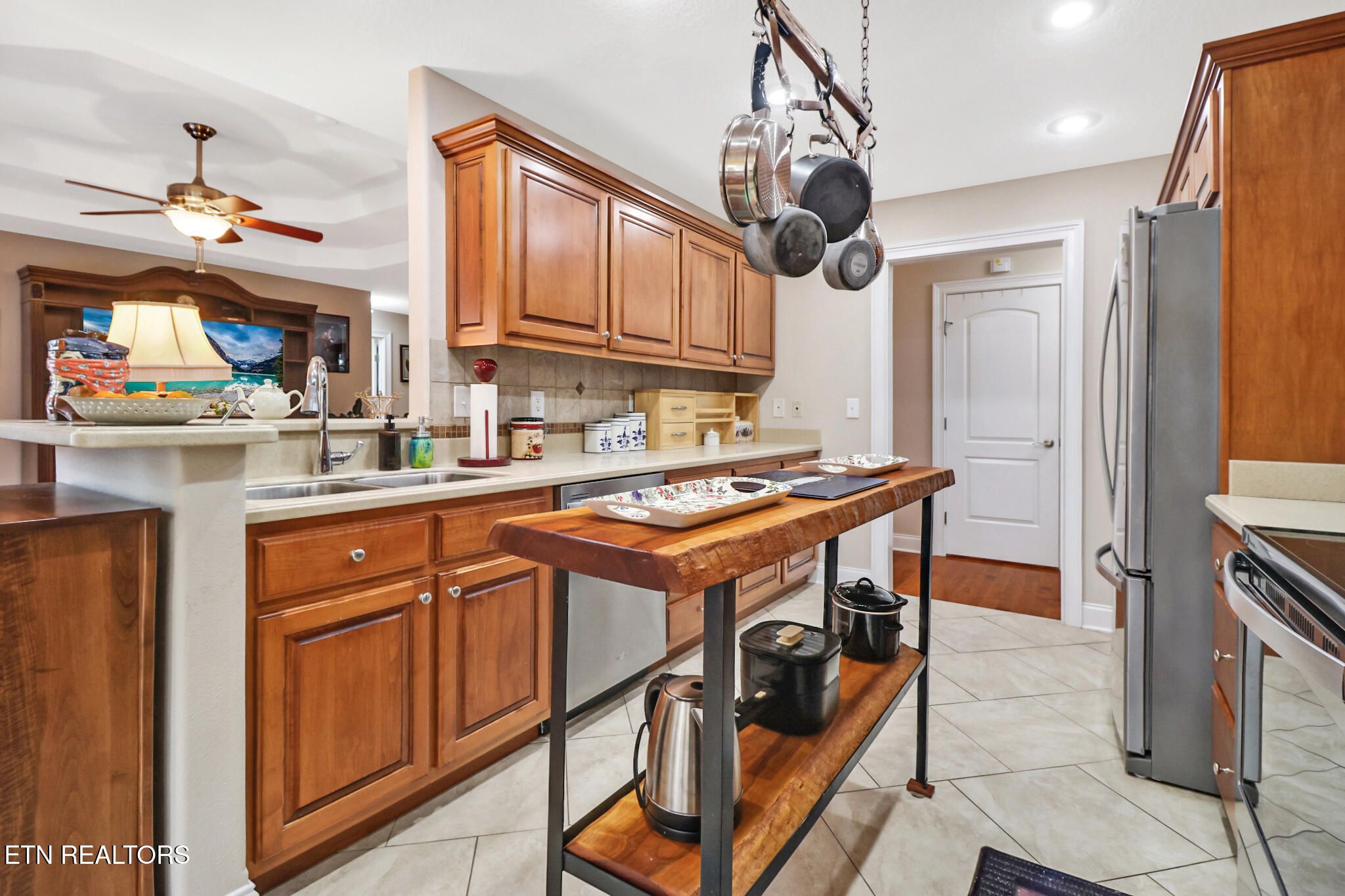 17 Dickens Lane Fairfield Glade TN 38558