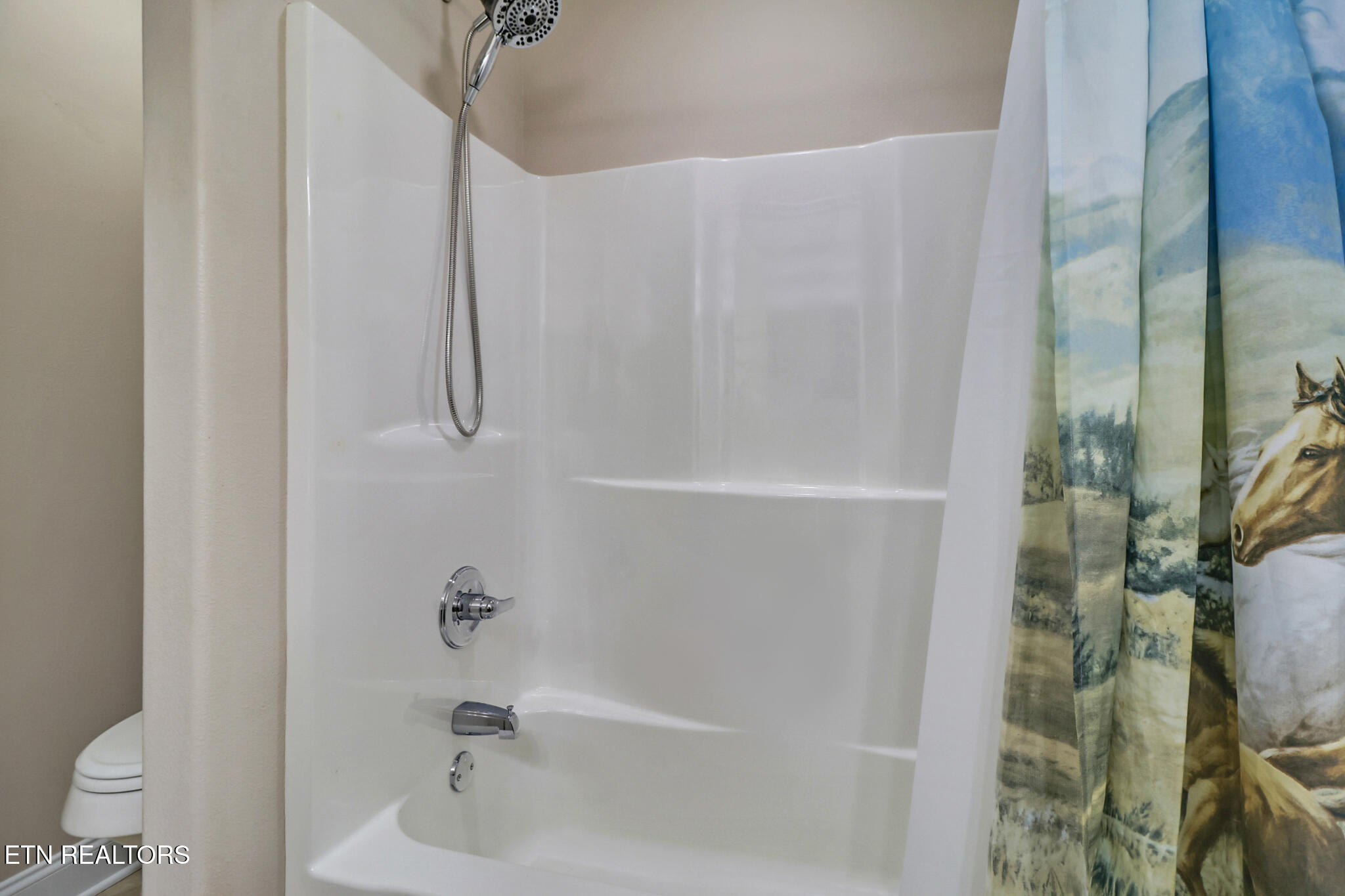 17 Dickens Lane Fairfield Glade TN 38558