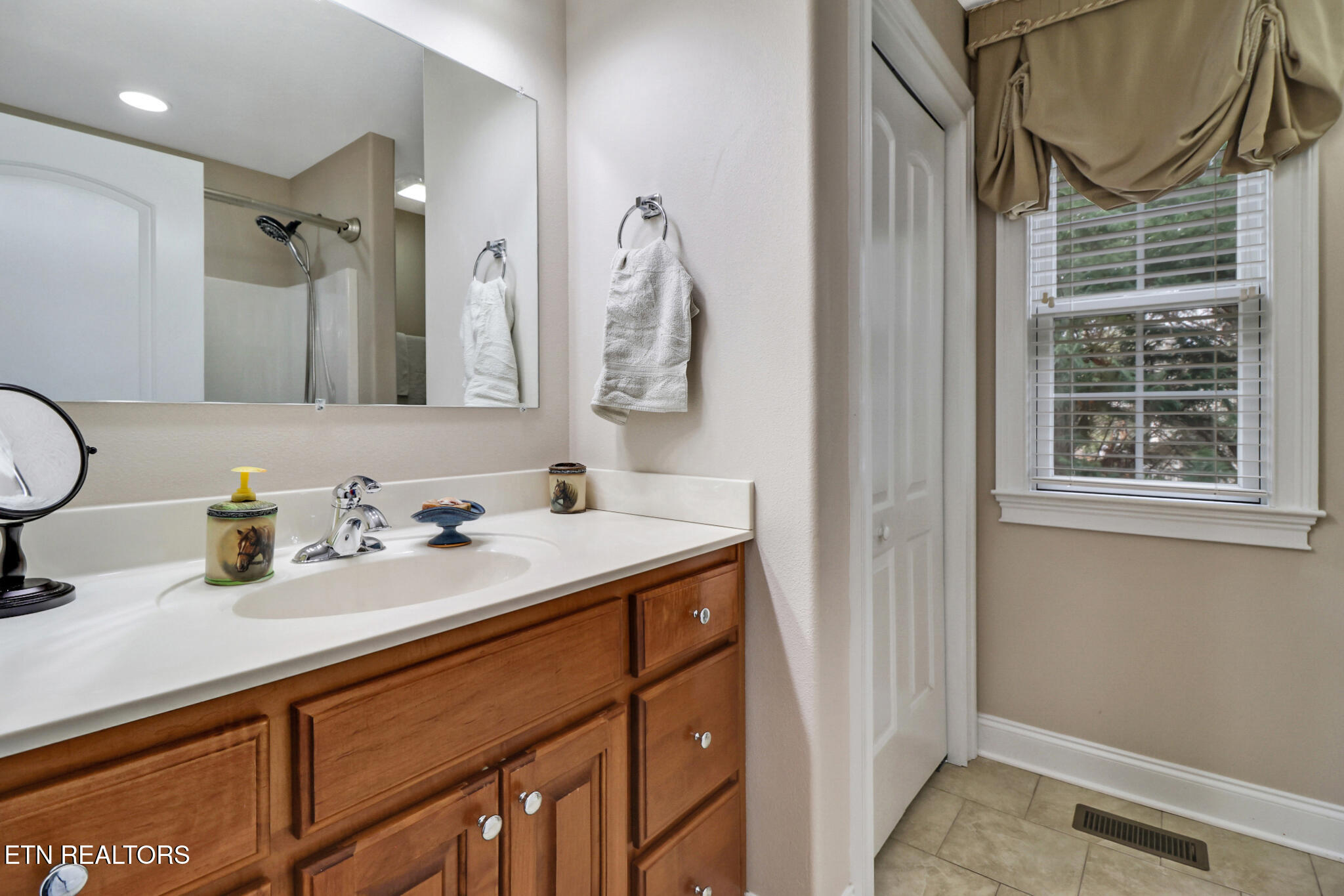 17 Dickens Lane Fairfield Glade TN 38558