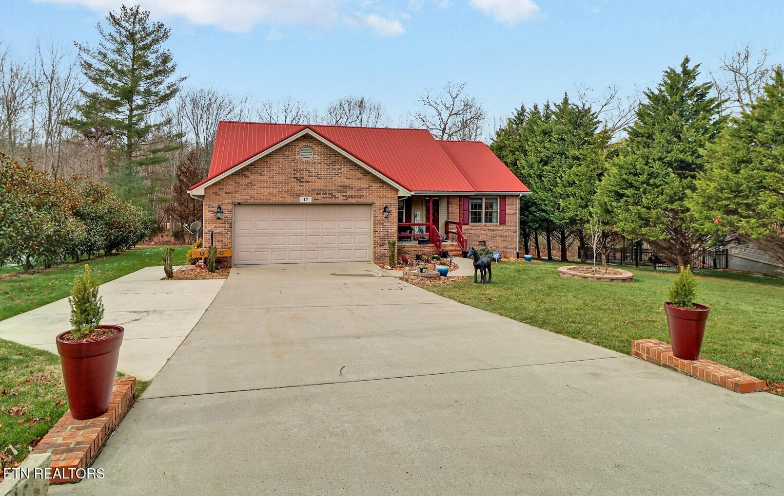 17 Dickens Lane Fairfield Glade TN 38558