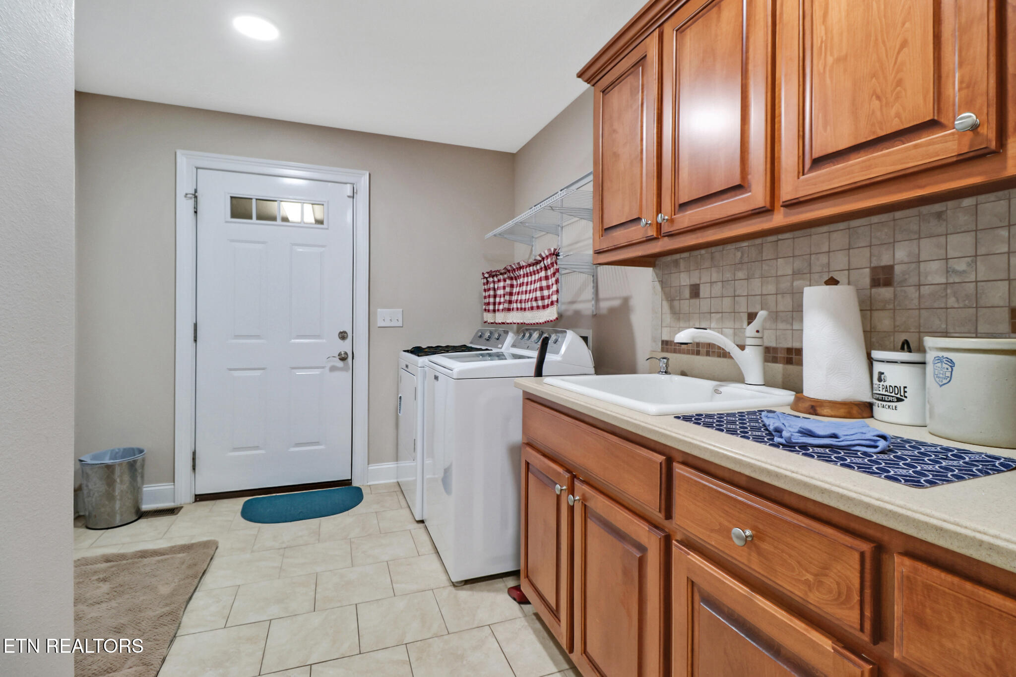 17 Dickens Lane Fairfield Glade TN 38558