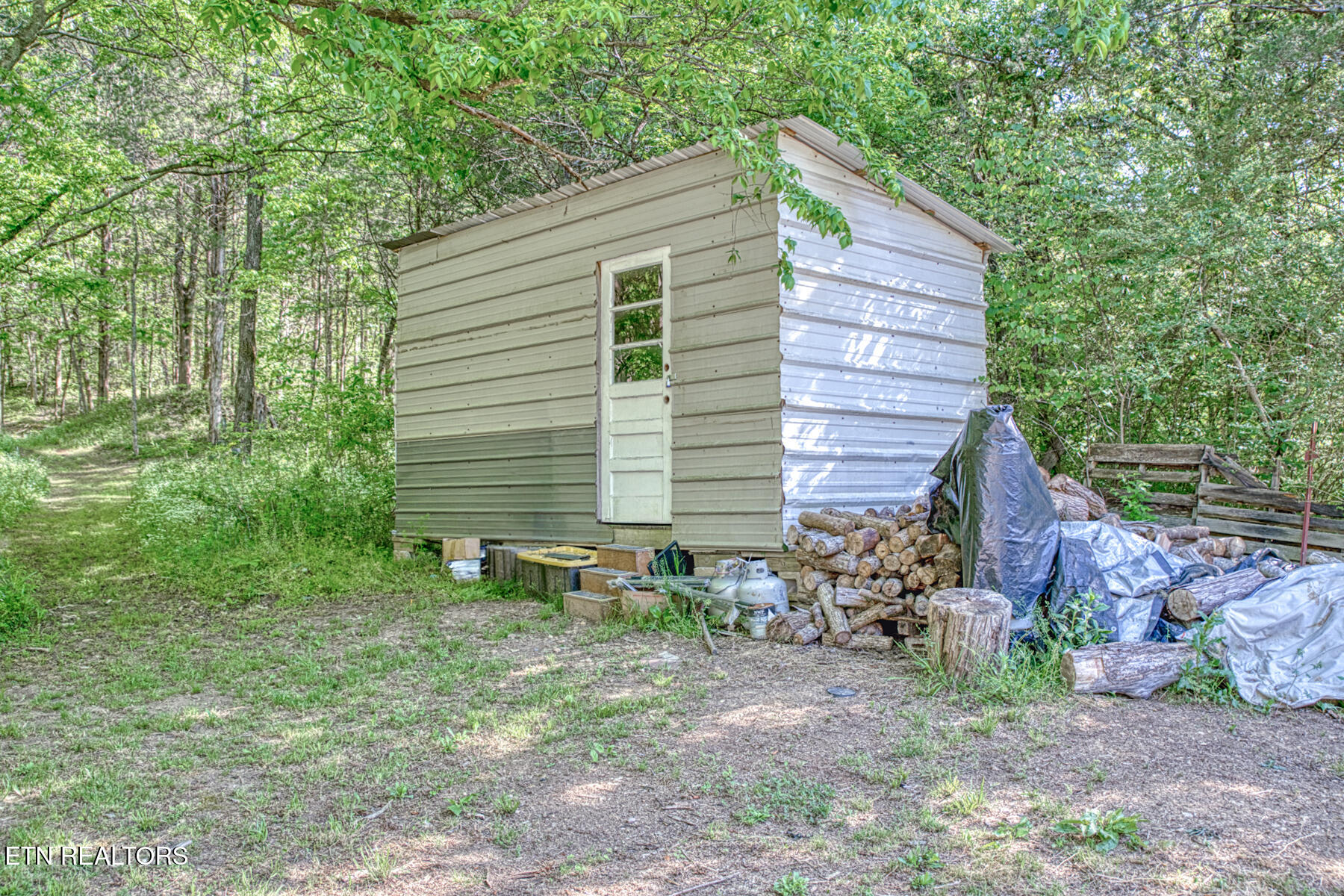 299 Poor House Hollow Lane Gainesboro TN 38562