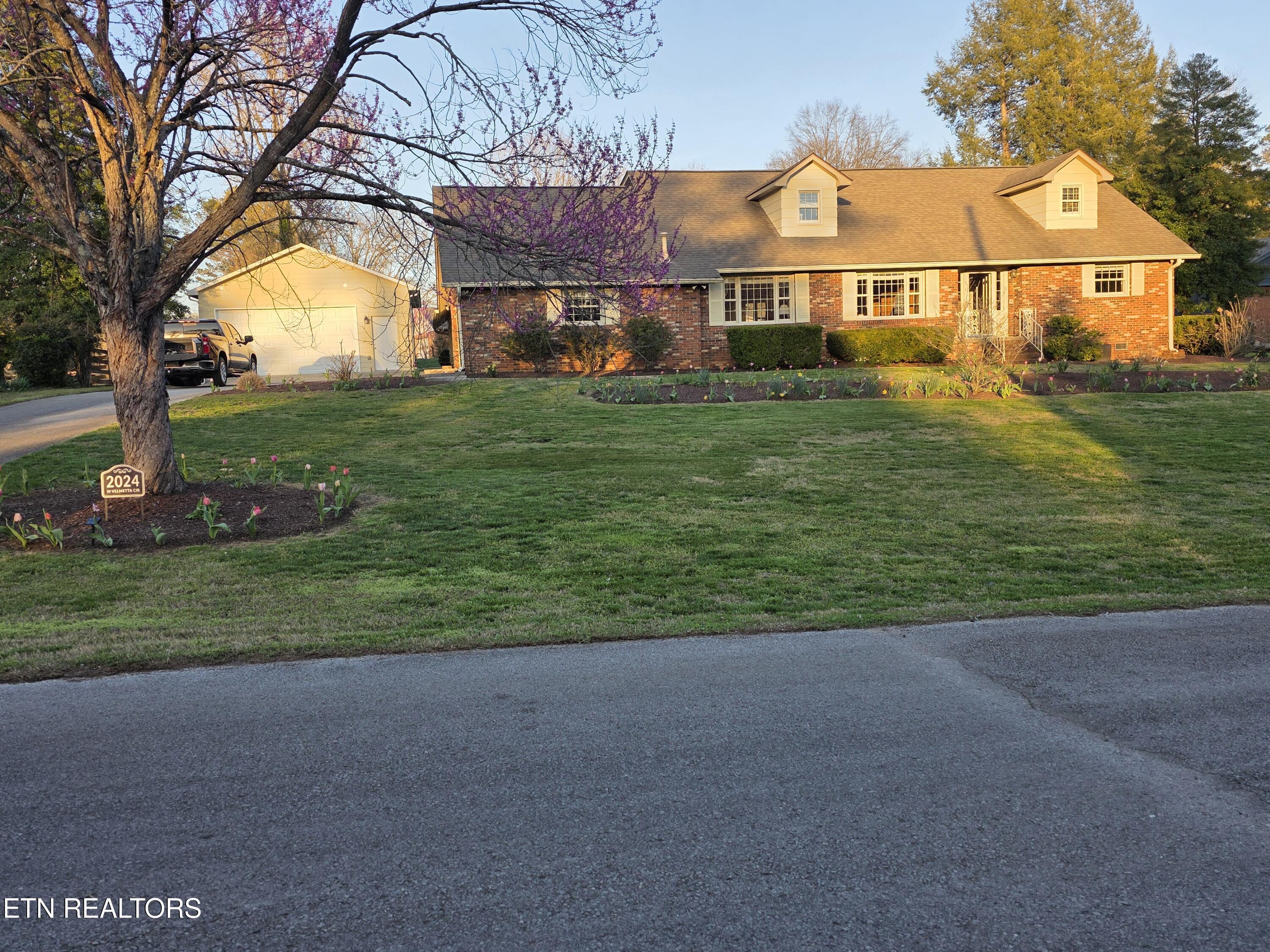 2024 W Velmetta Circle Knoxville TN 37920