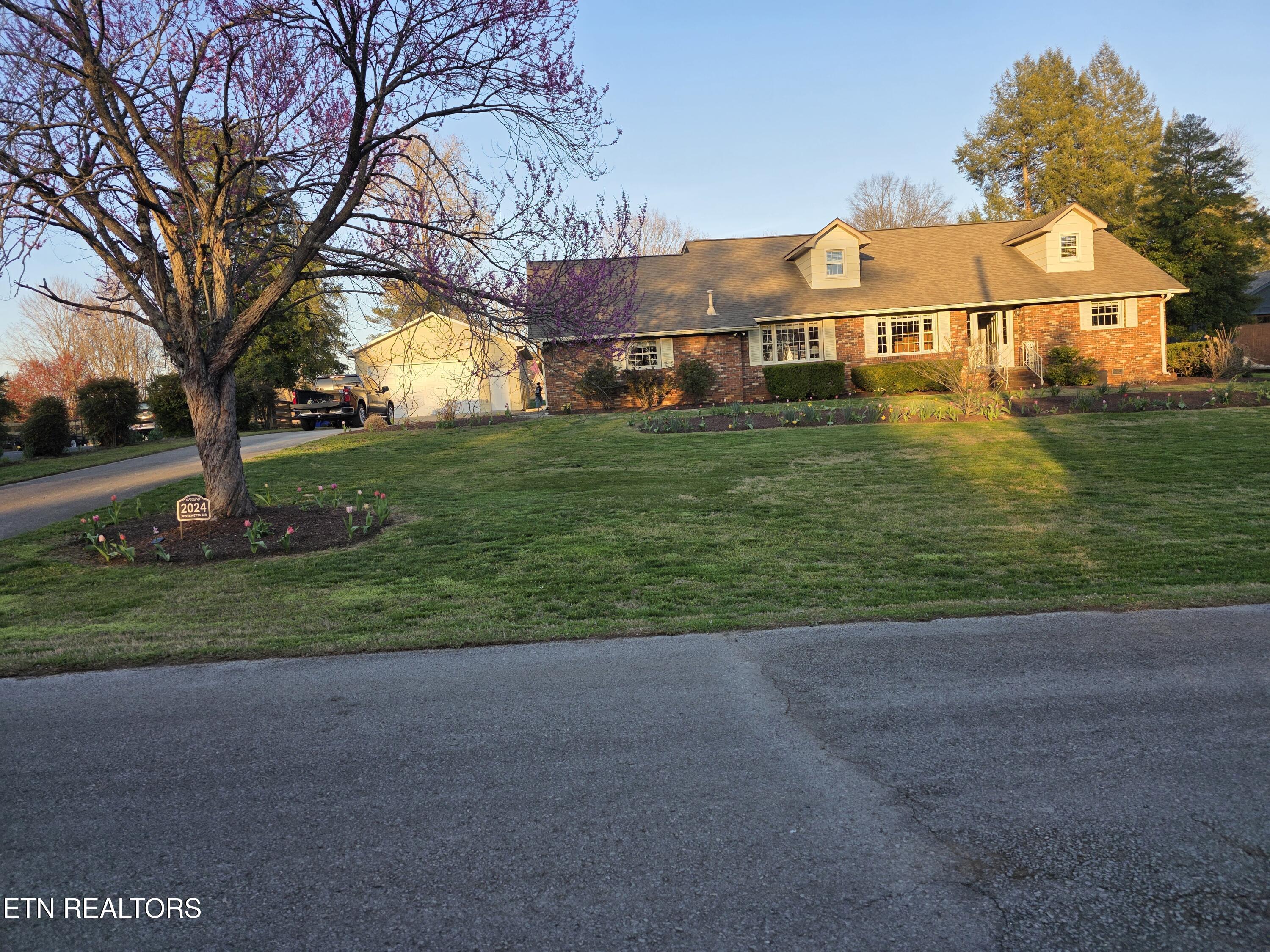 2024 W Velmetta Circle Knoxville TN 37920