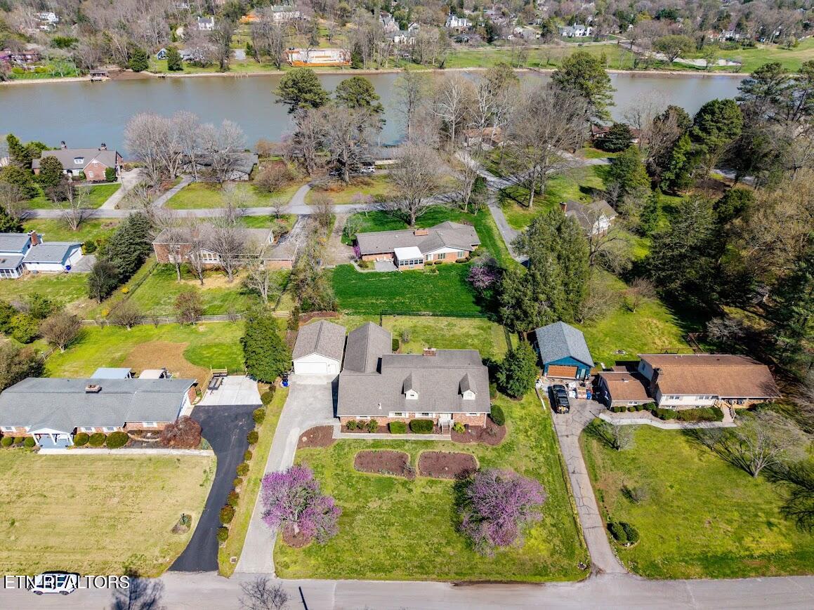 2024 W Velmetta Circle Knoxville TN 37920