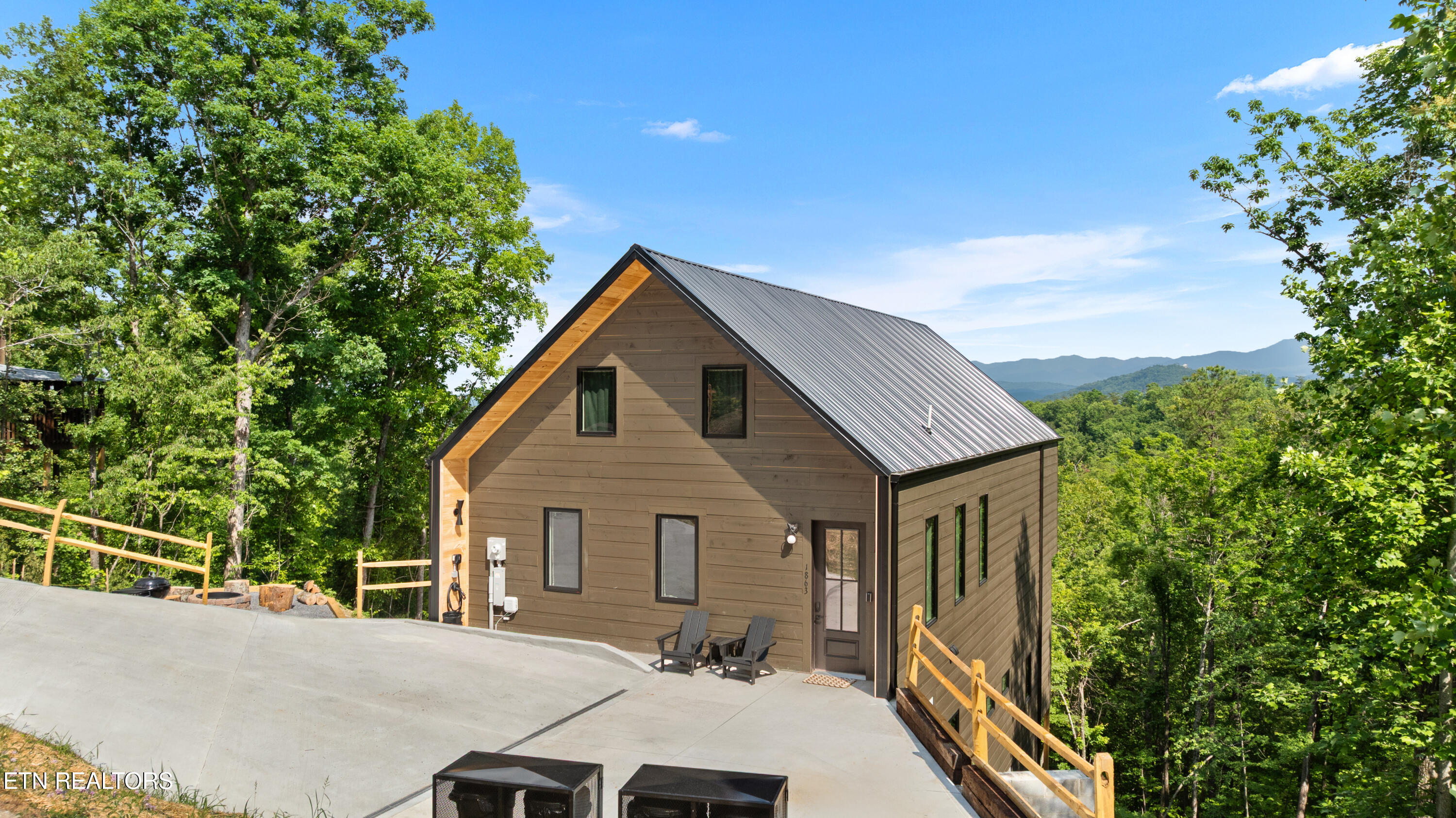 1863 Bluff Ridge Road Sevierville TN 37876