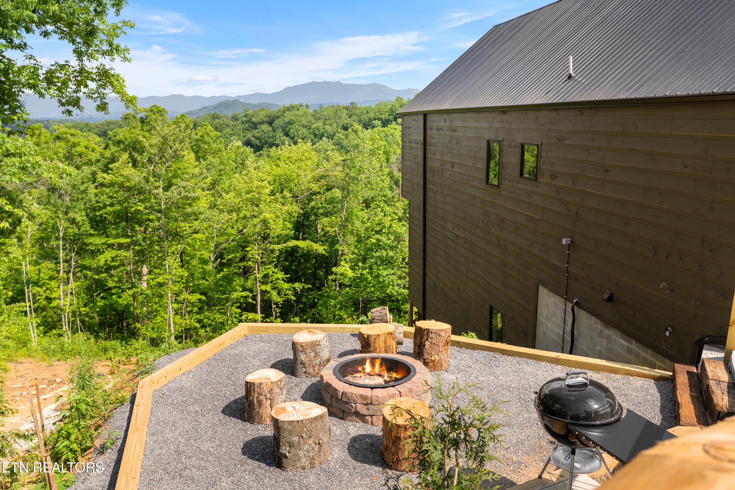 1863 Bluff Ridge Road Sevierville TN 37876