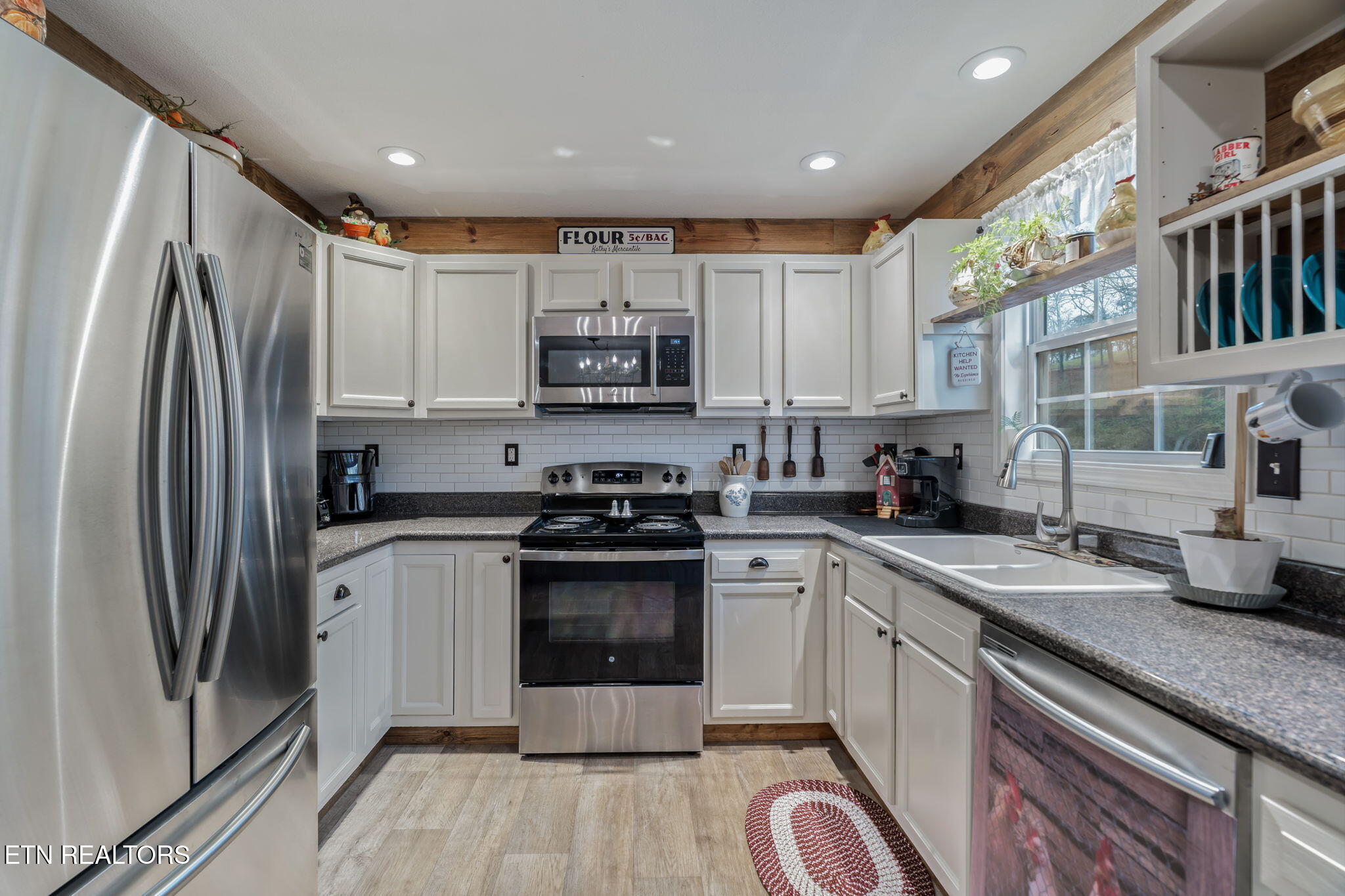 124 Mac Ivey Lane Lafollette TN 37766