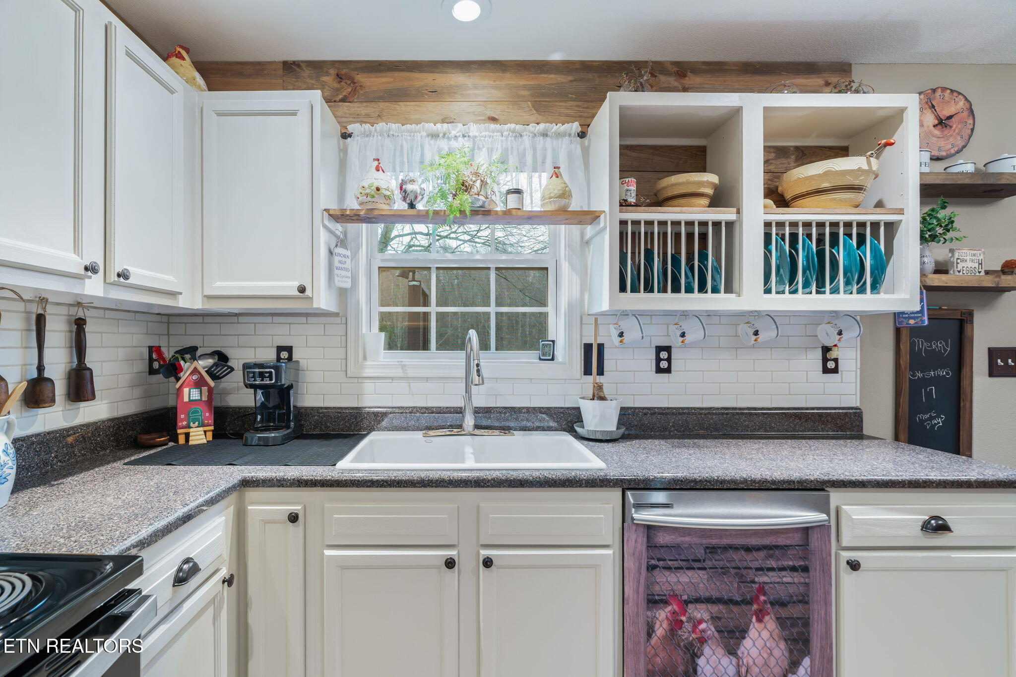 124 Mac Ivey Lane Lafollette TN 37766