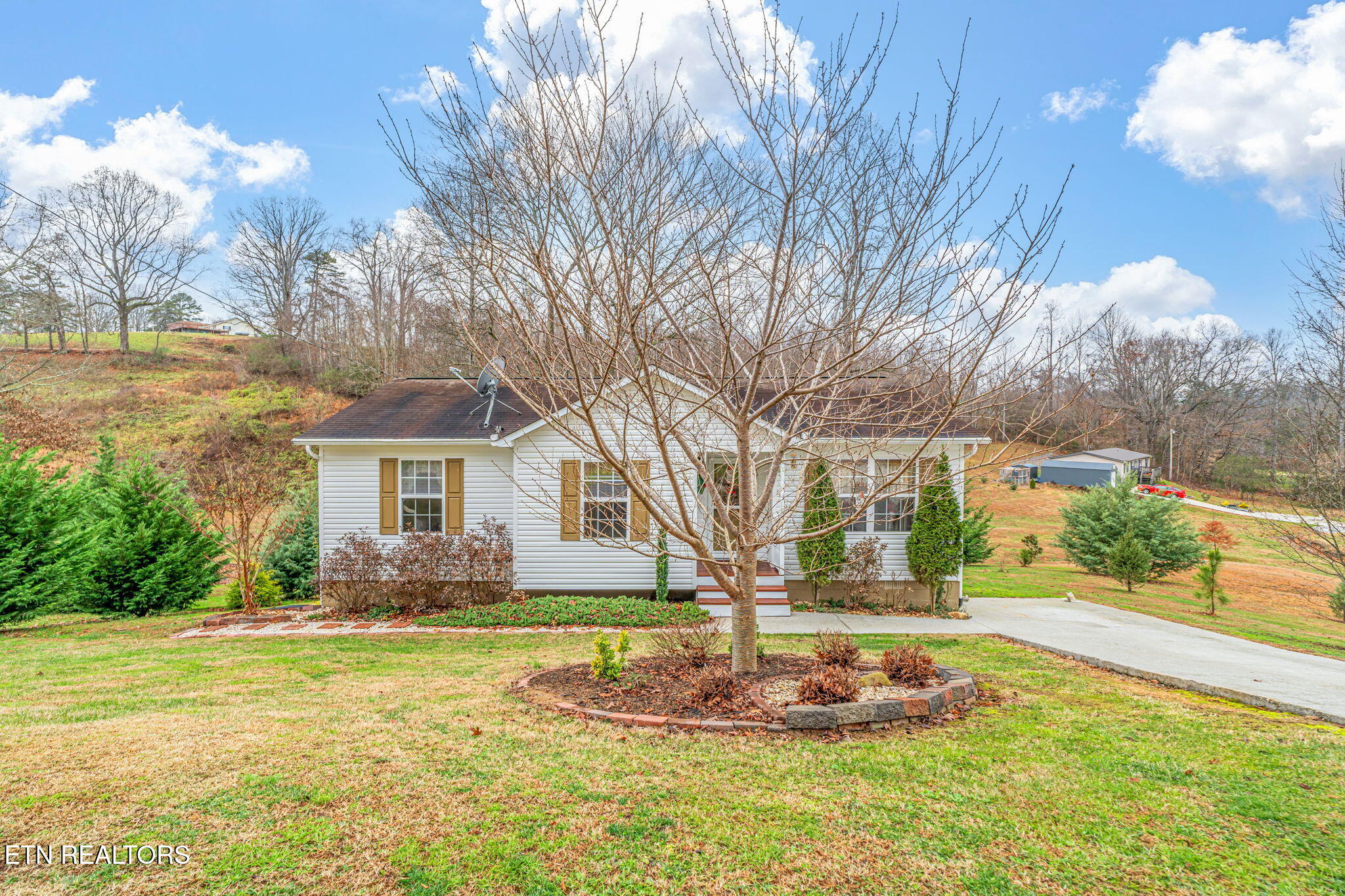 124 Mac Ivey Lane Lafollette TN 37766