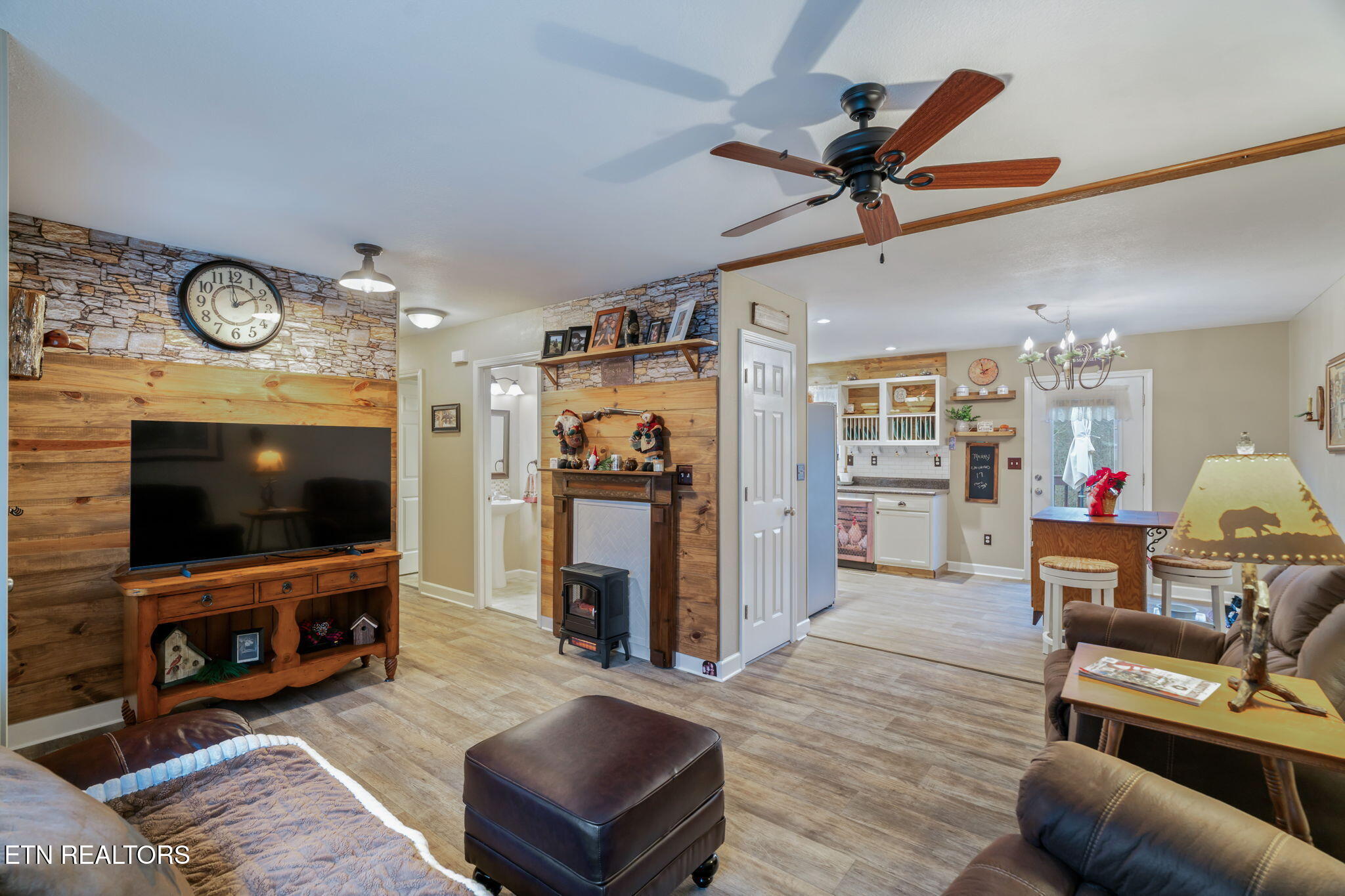 124 Mac Ivey Lane Lafollette TN 37766