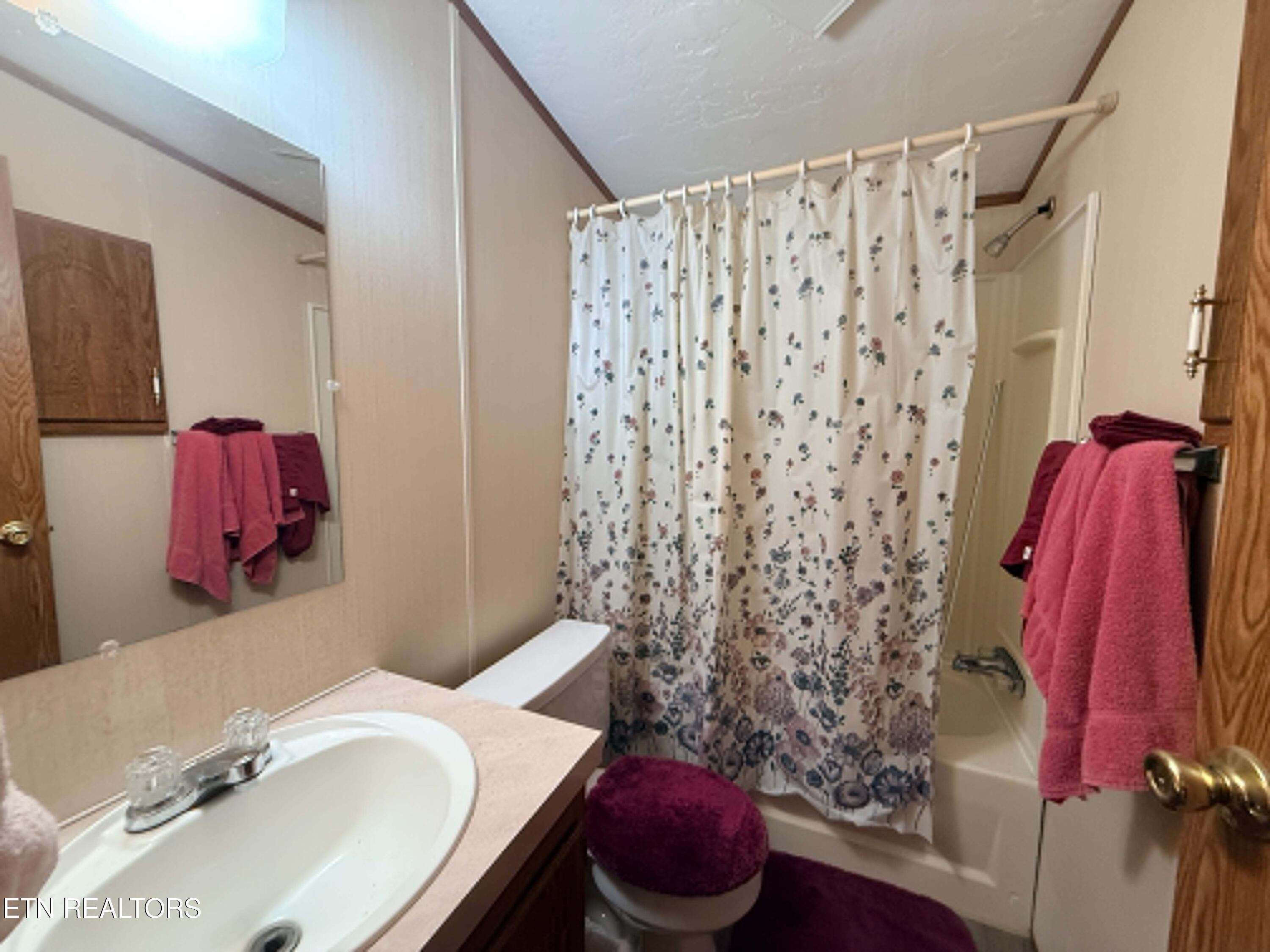 1243 Franklin Loop Clarkrange TN 38553