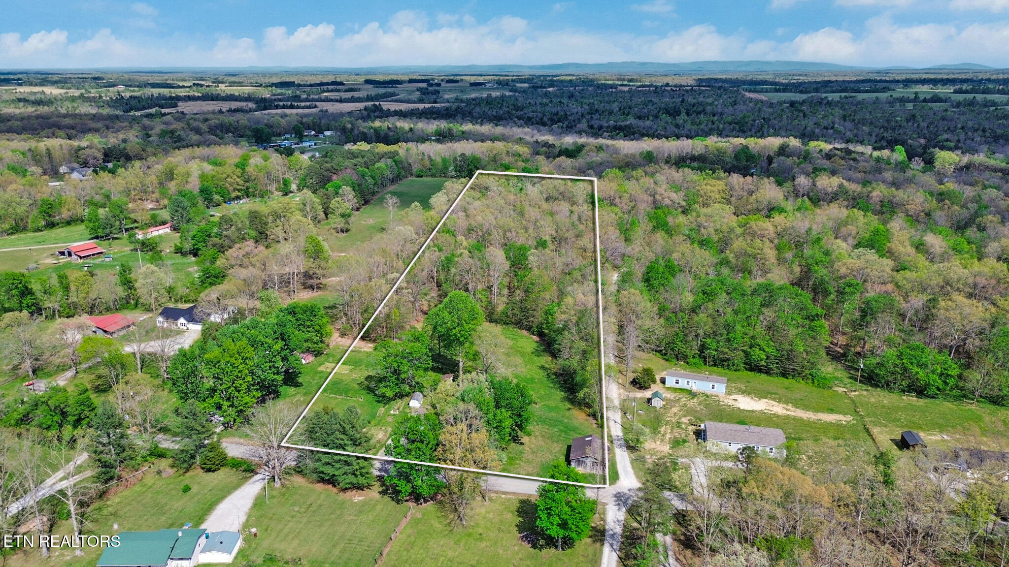 1243 Franklin Loop Clarkrange TN 38553