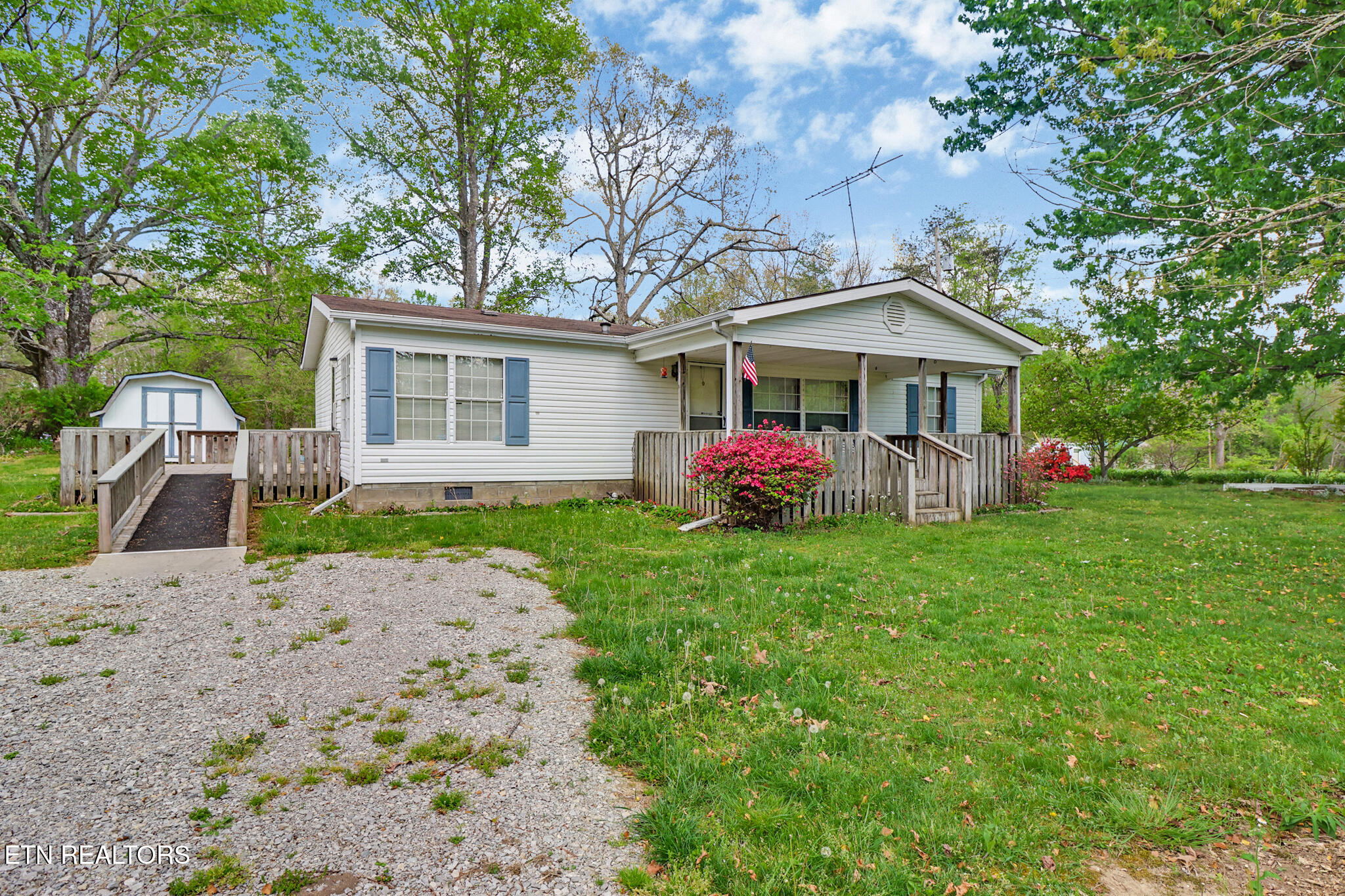 1243 Franklin Loop Clarkrange TN 38553
