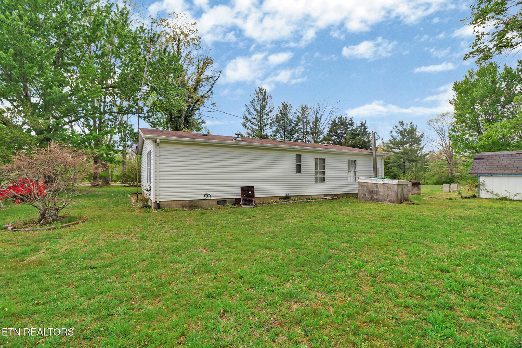 1243 Franklin Loop Clarkrange TN 38553