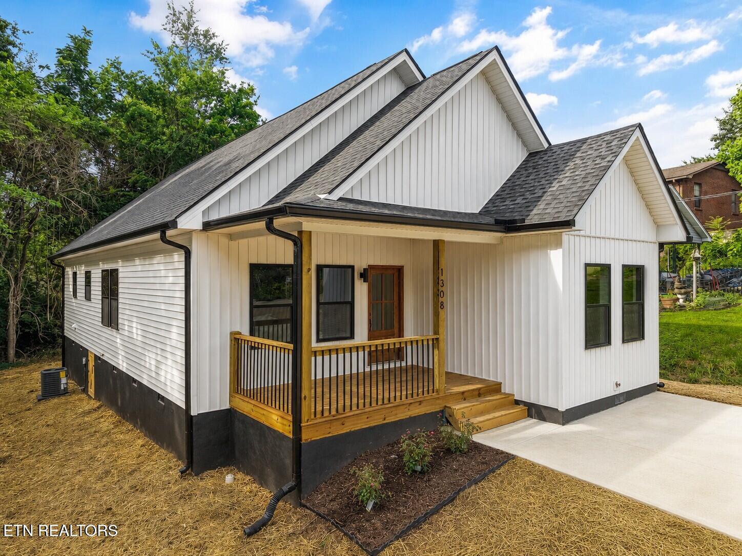 1308 NE Ezell Street Knoxville TN 37917