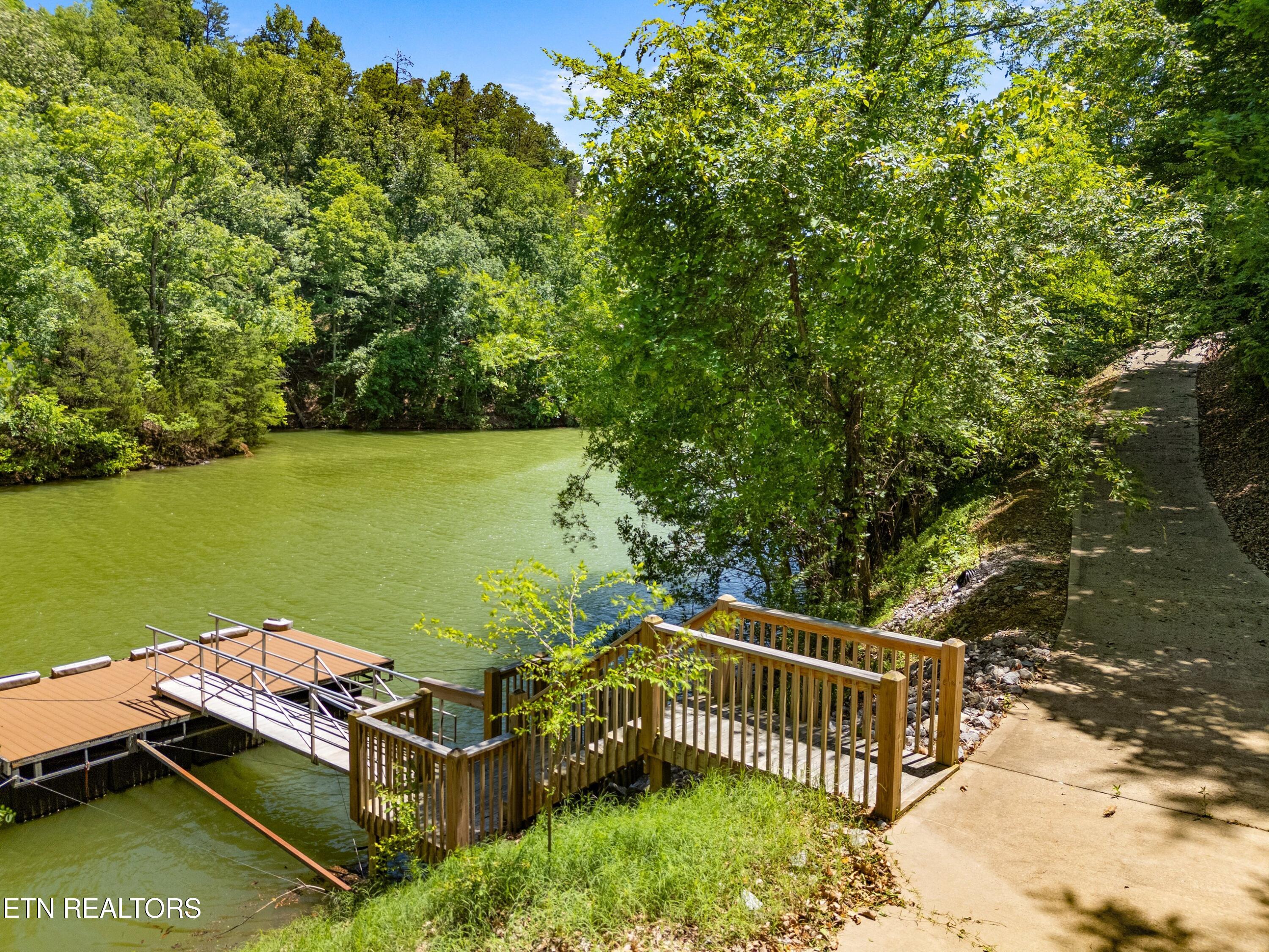 429 Filet Lane Dandridge TN 37725