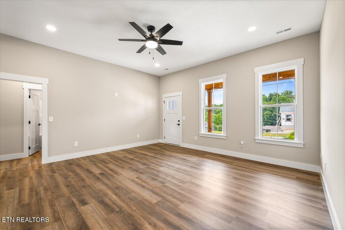 179 Storm Lane Jacksboro TN 37757