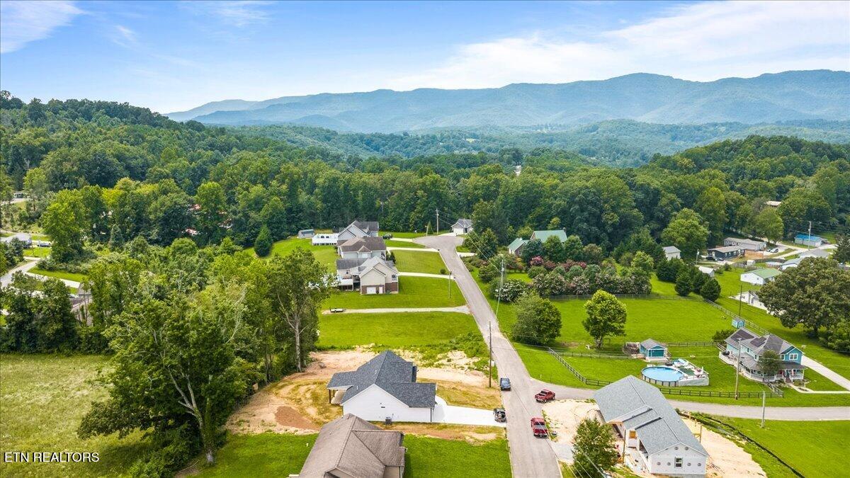 179 Storm Lane Jacksboro TN 37757