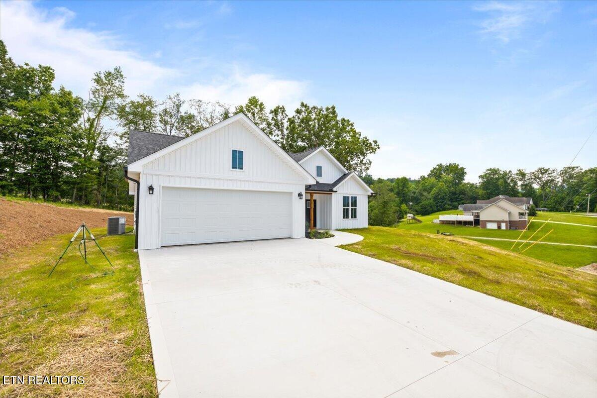 179 Storm Lane Jacksboro TN 37757