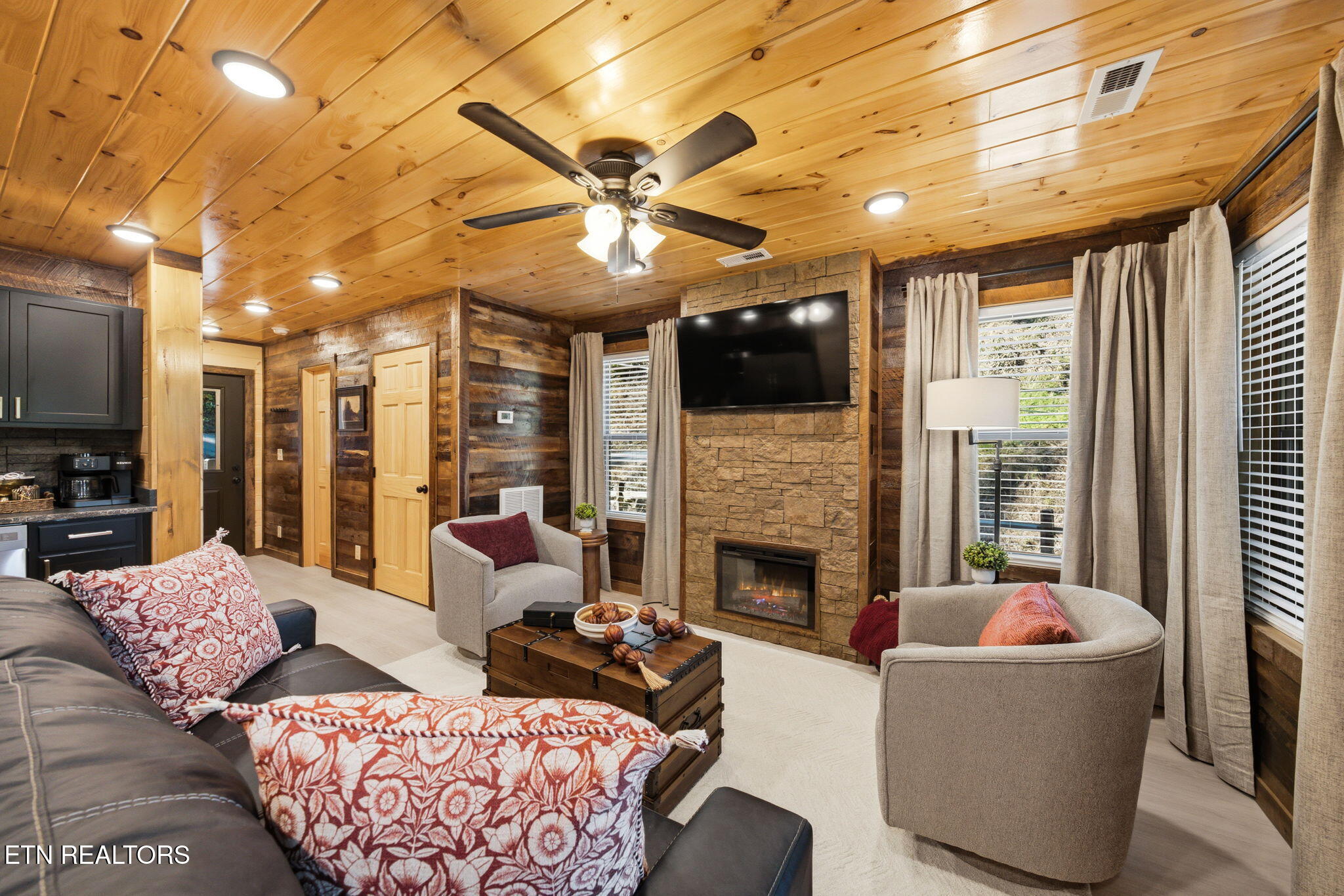 253 Silverbell Lane Gatlinburg TN 37738