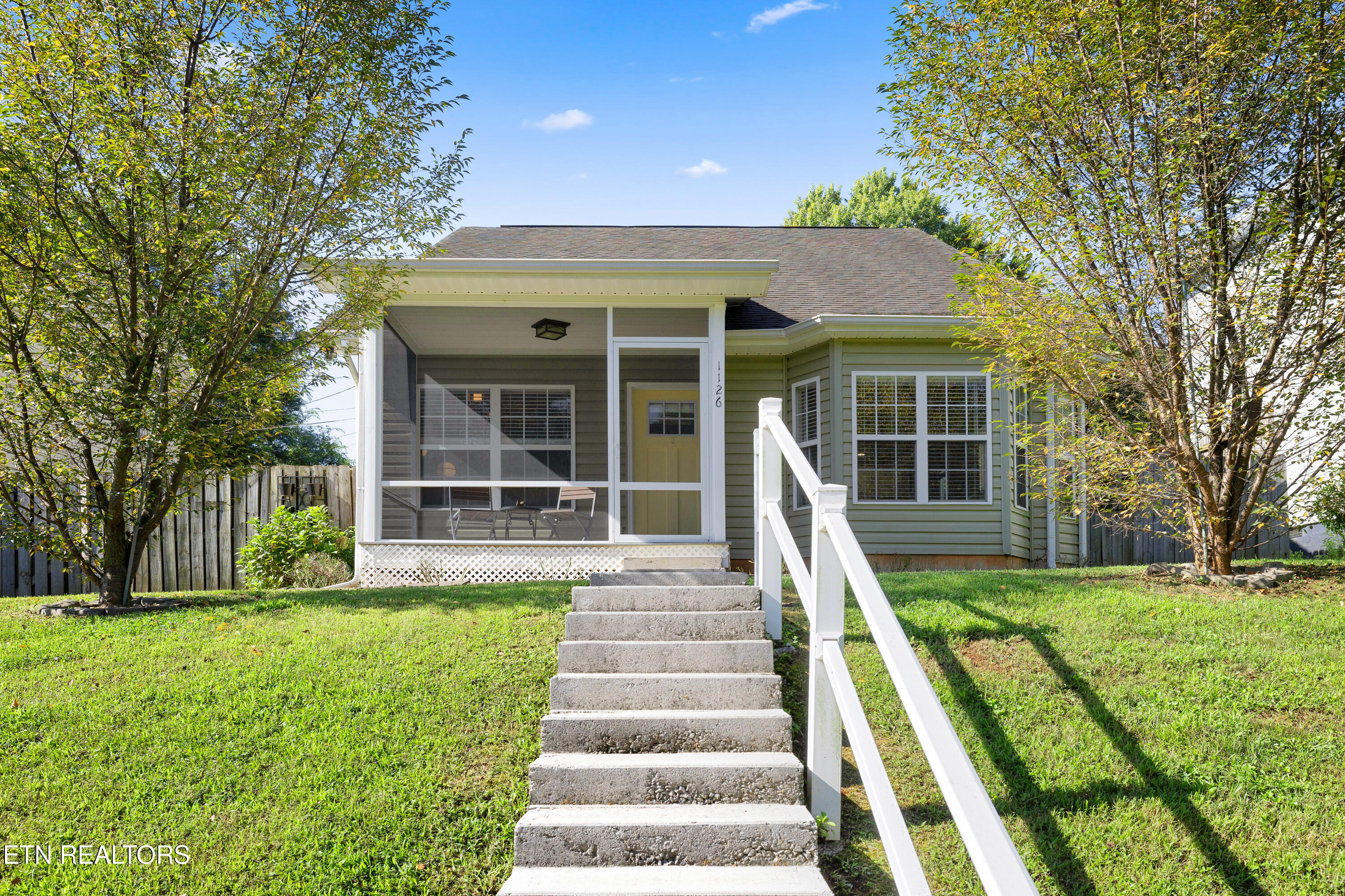 1126 Overton Place Knoxville TN 37917