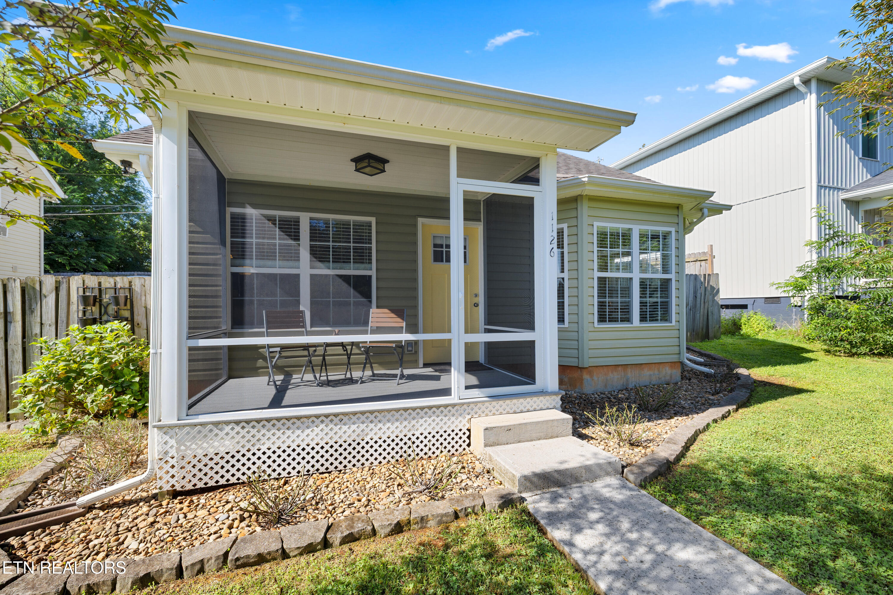 1126 Overton Place Knoxville TN 37917